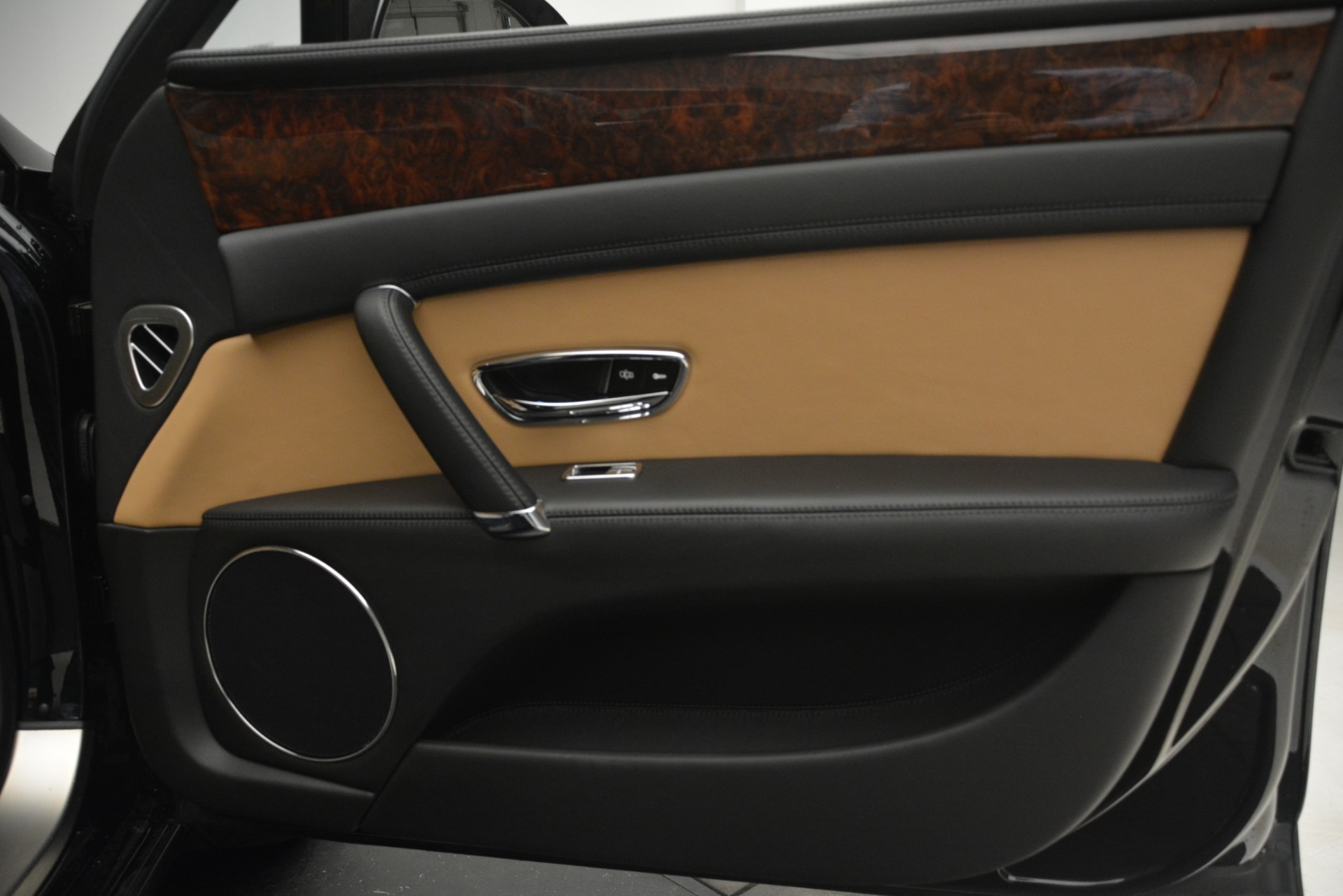 Used-2016-Bentley-Flying-Spur-V8