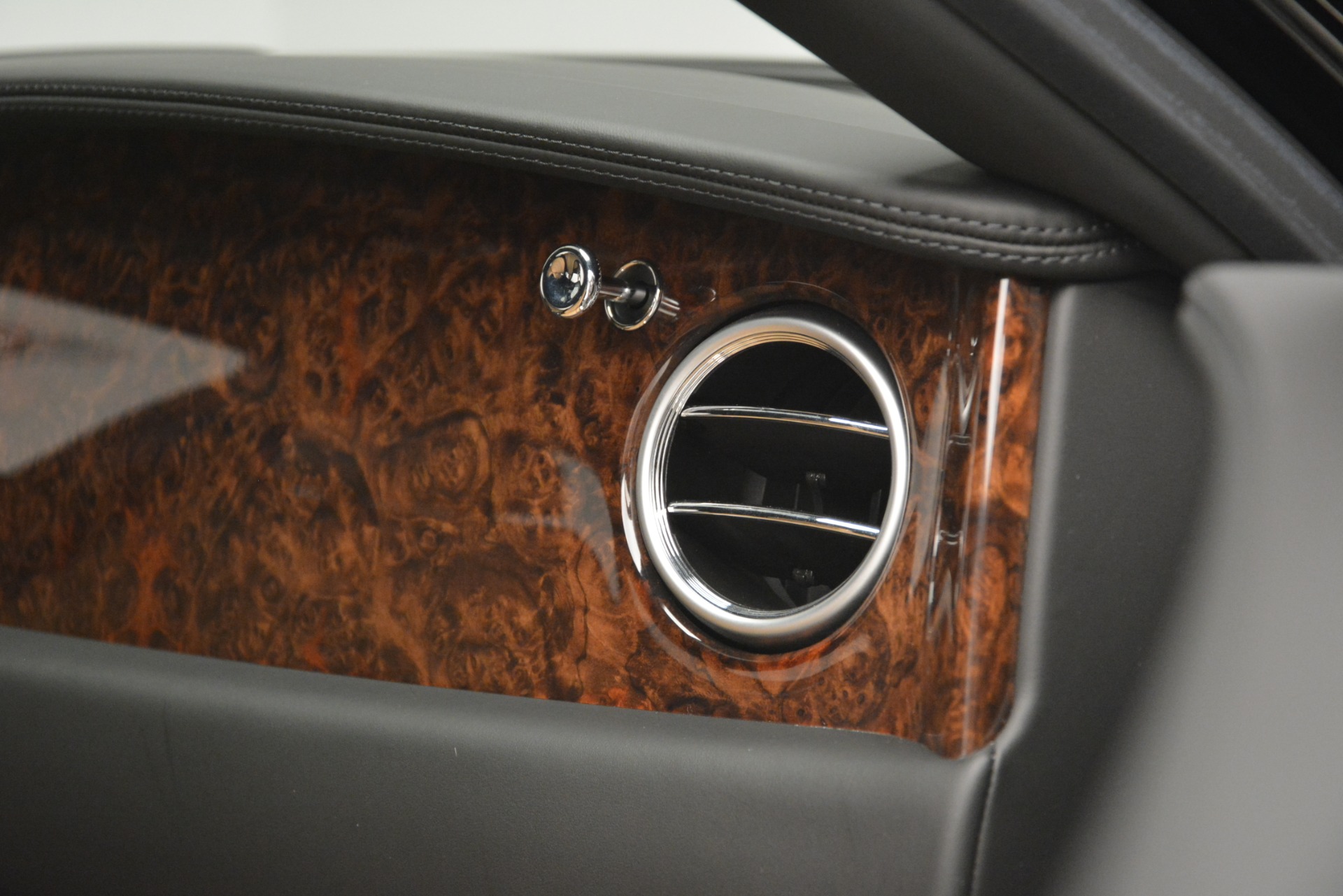 Used-2016-Bentley-Flying-Spur-V8