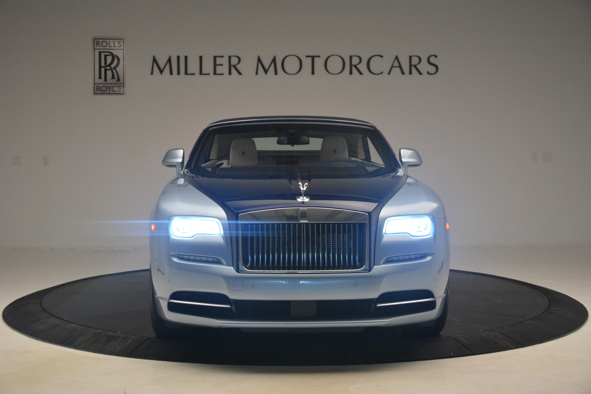 Used-2016-Rolls-Royce-Dawn