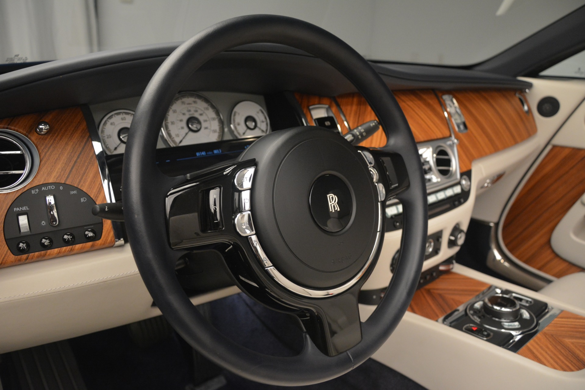 Used-2016-Rolls-Royce-Dawn