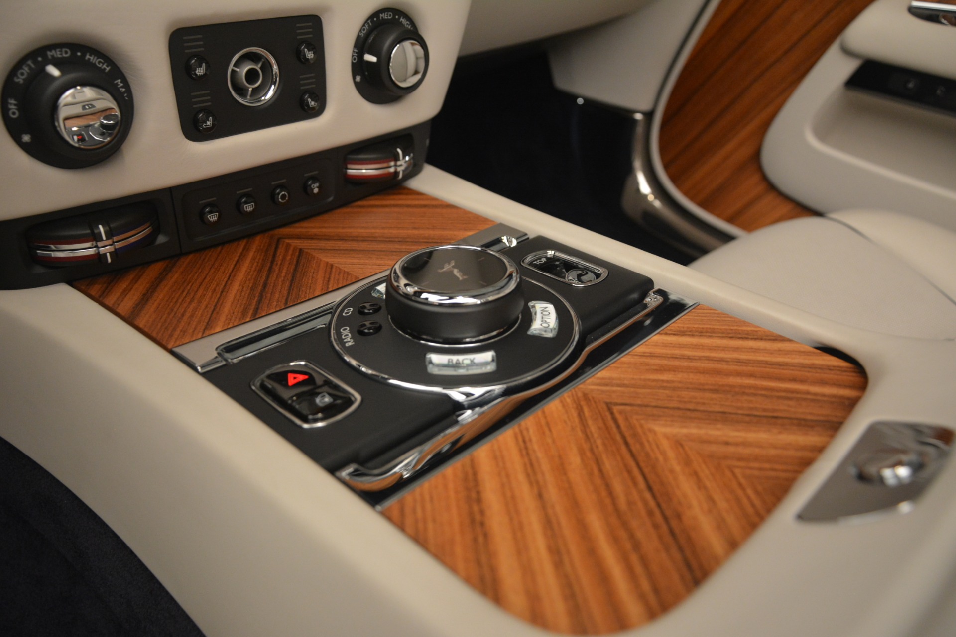 Used-2016-Rolls-Royce-Dawn