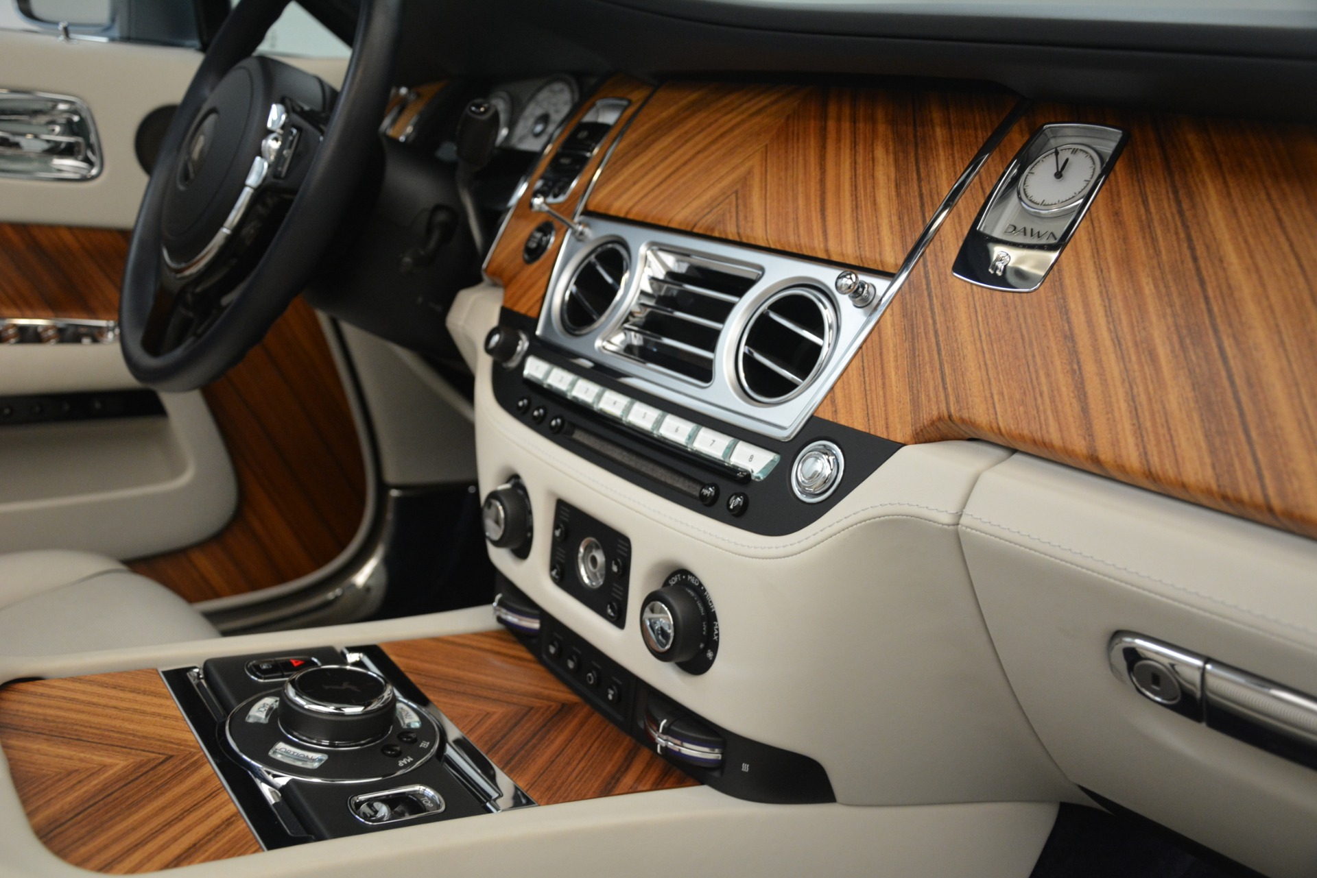 Used-2016-Rolls-Royce-Dawn