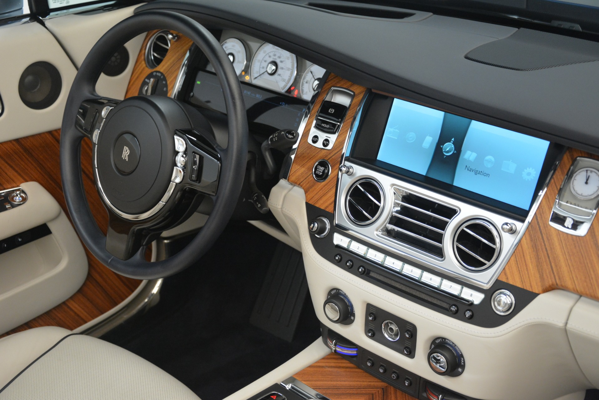 Used-2016-Rolls-Royce-Dawn