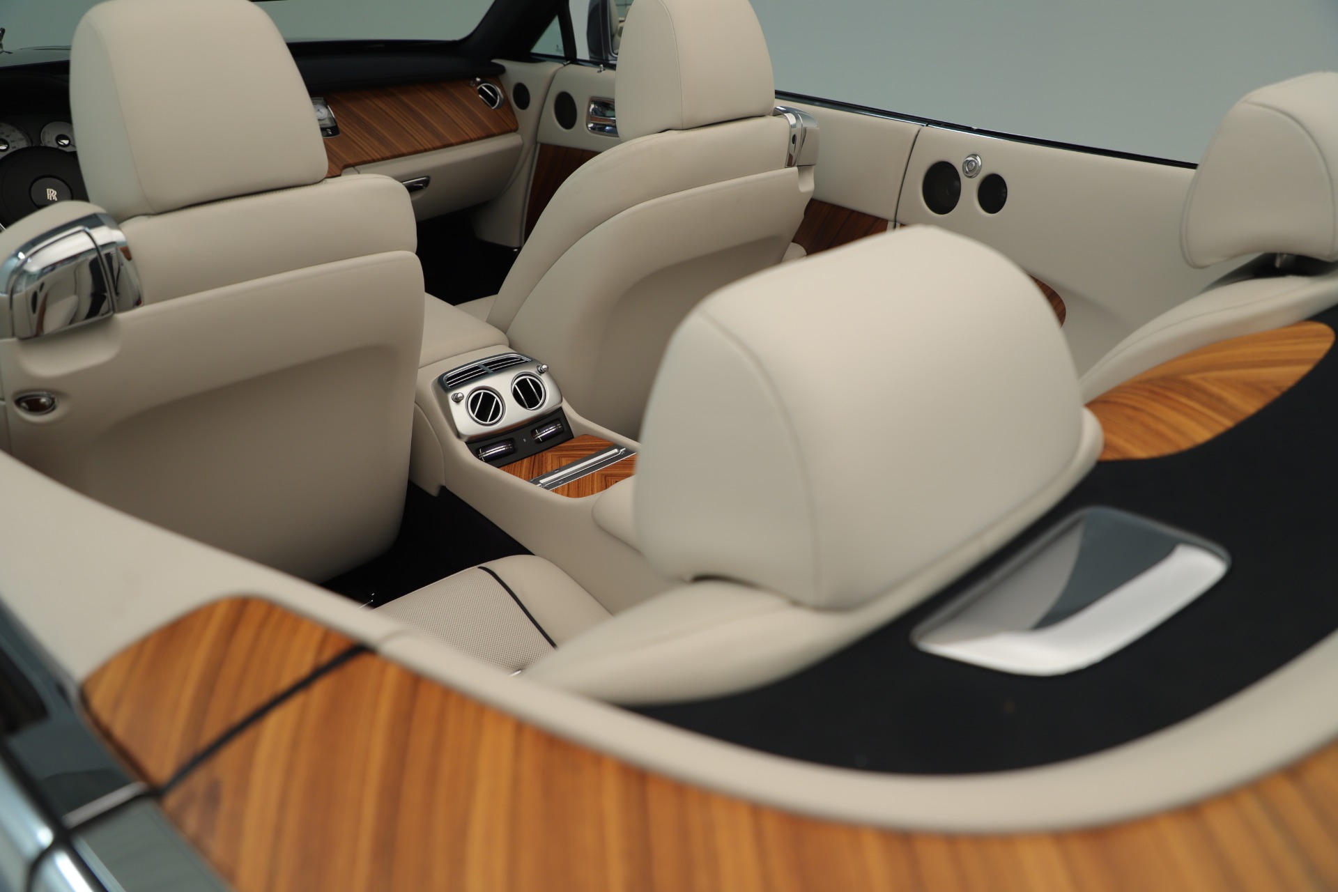 Used-2016-Rolls-Royce-Dawn