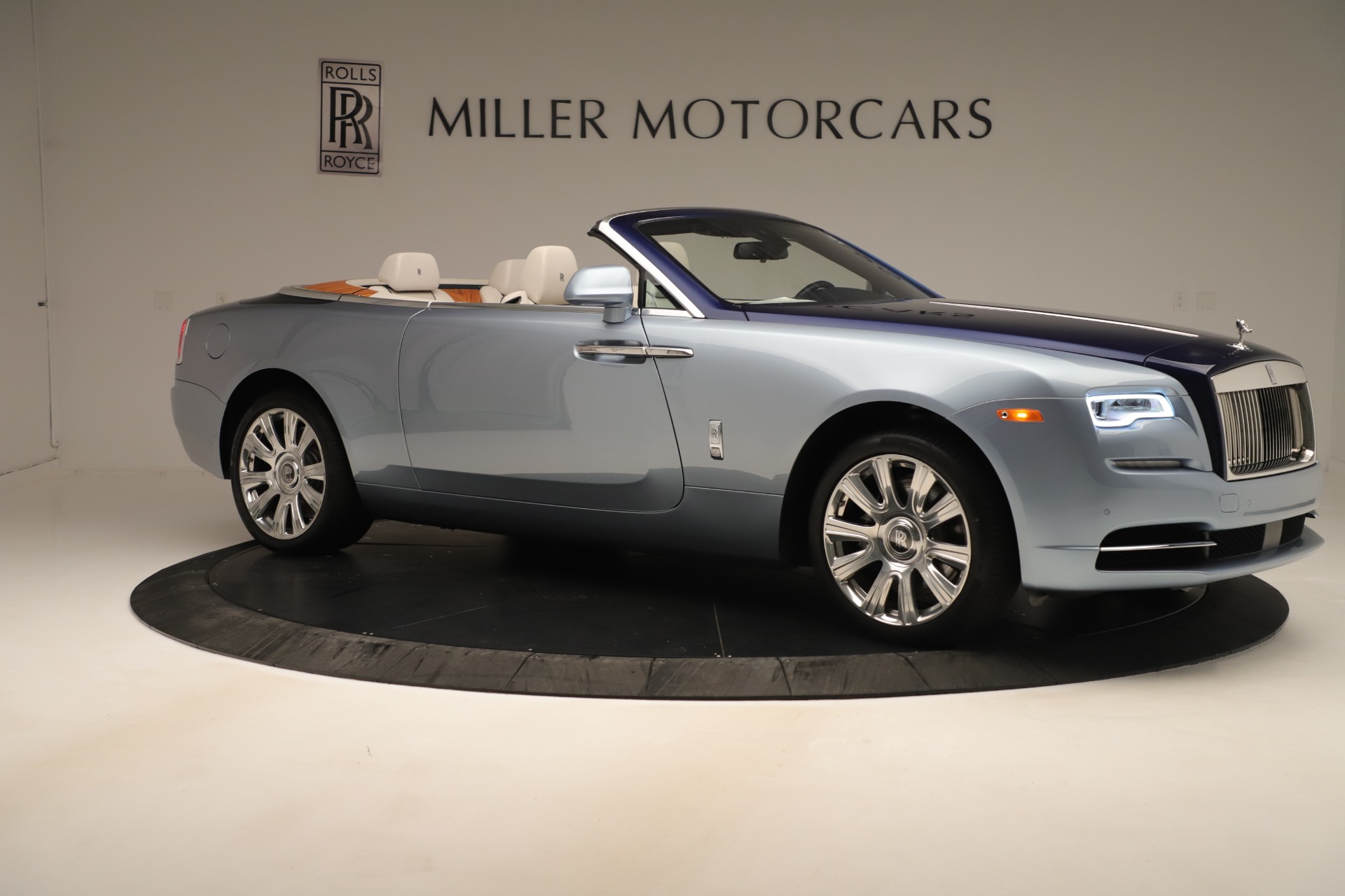 Used-2016-Rolls-Royce-Dawn