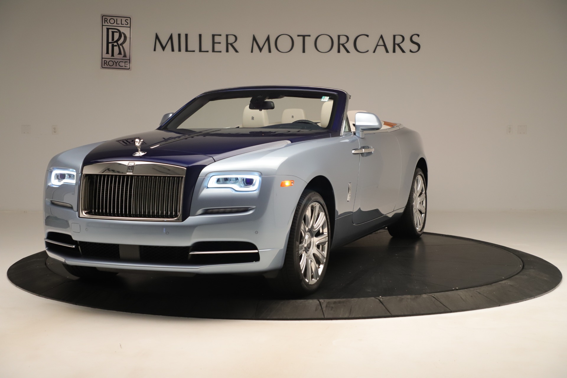 Used-2016-Rolls-Royce-Dawn