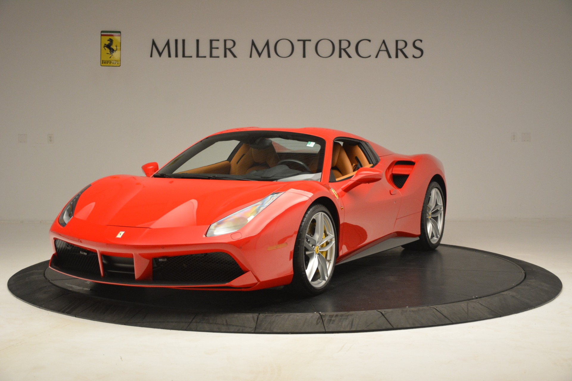 Used-2018-Ferrari-488-Spider