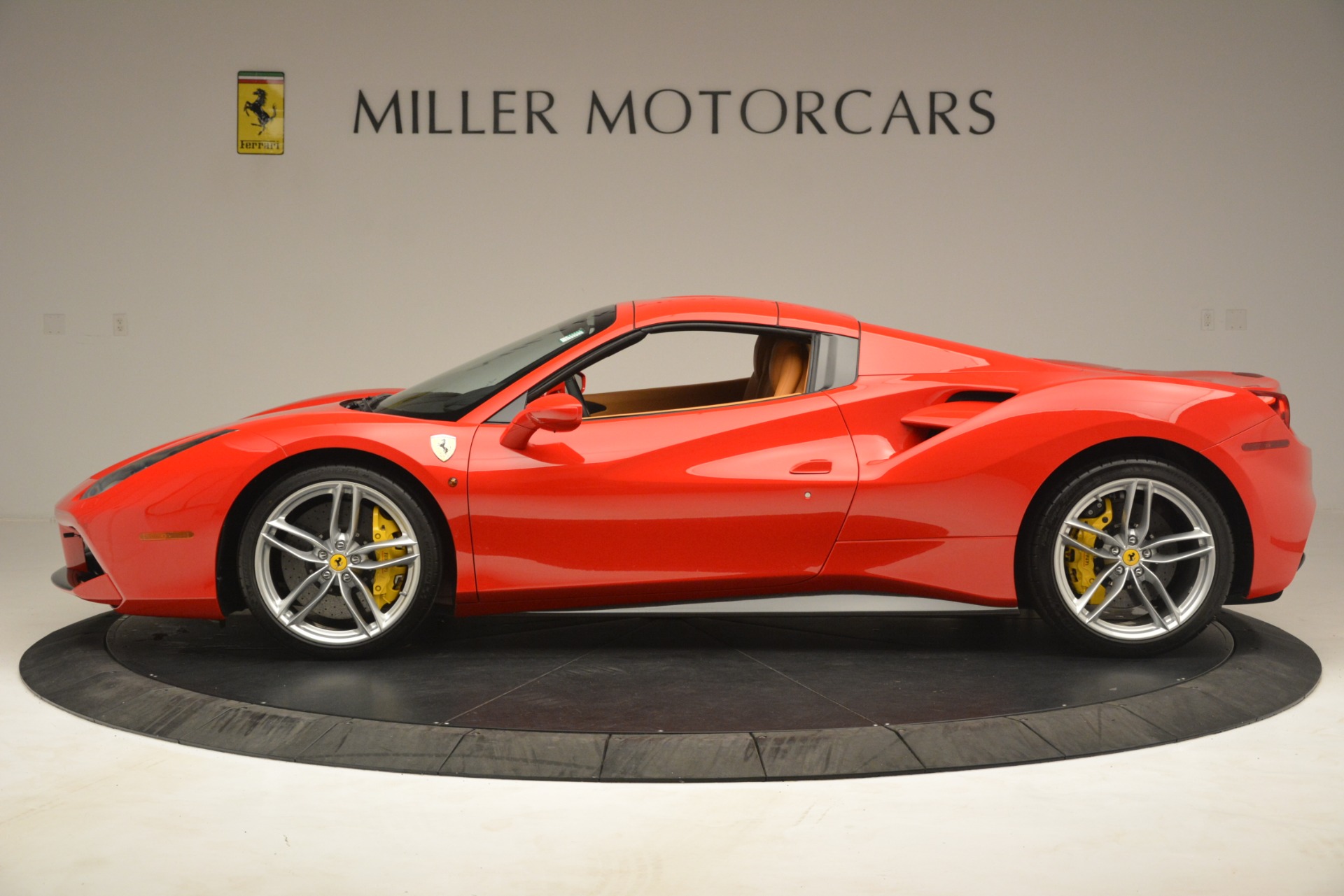 Used-2018-Ferrari-488-Spider
