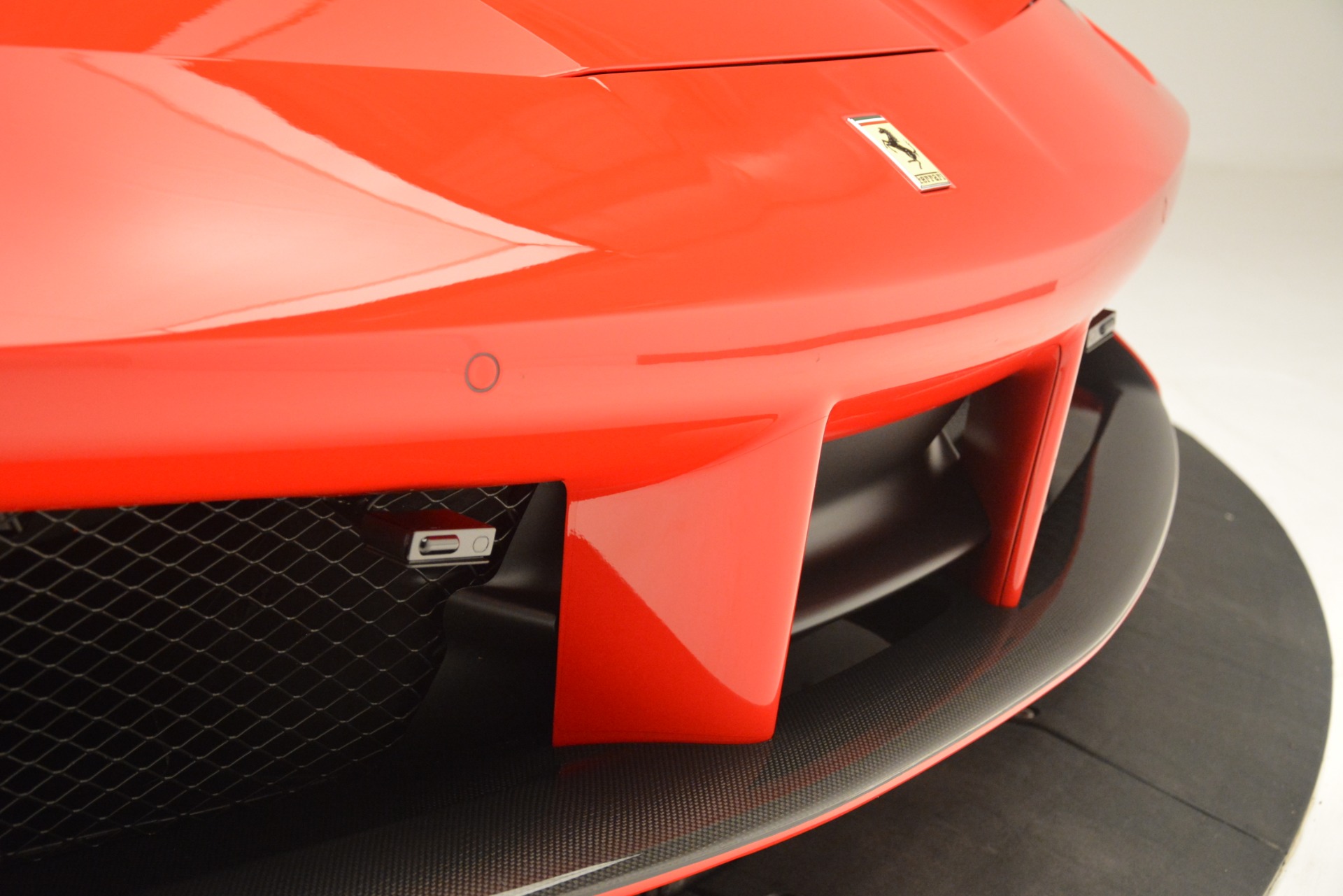 Used-2018-Ferrari-488-Spider