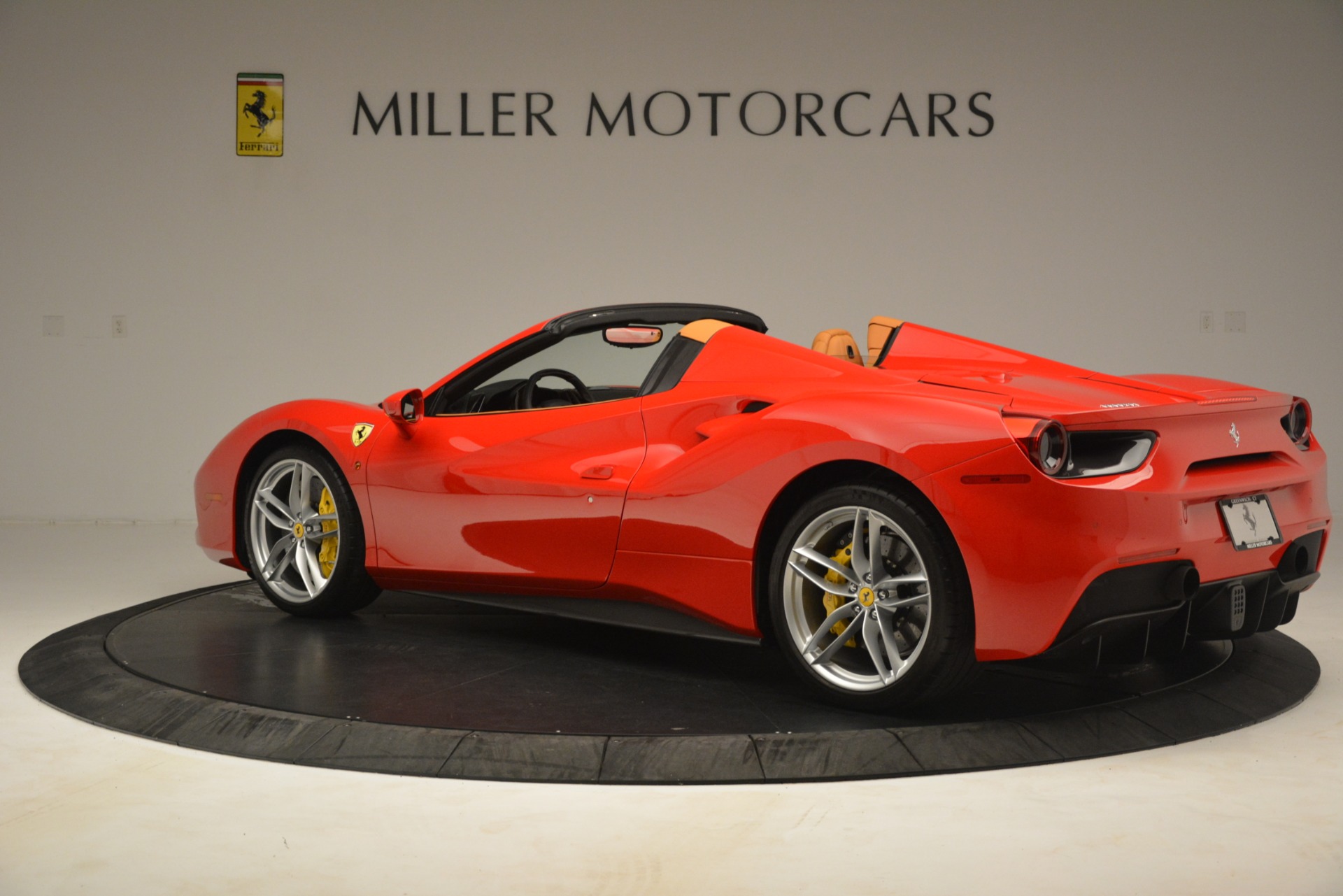 Used-2018-Ferrari-488-Spider