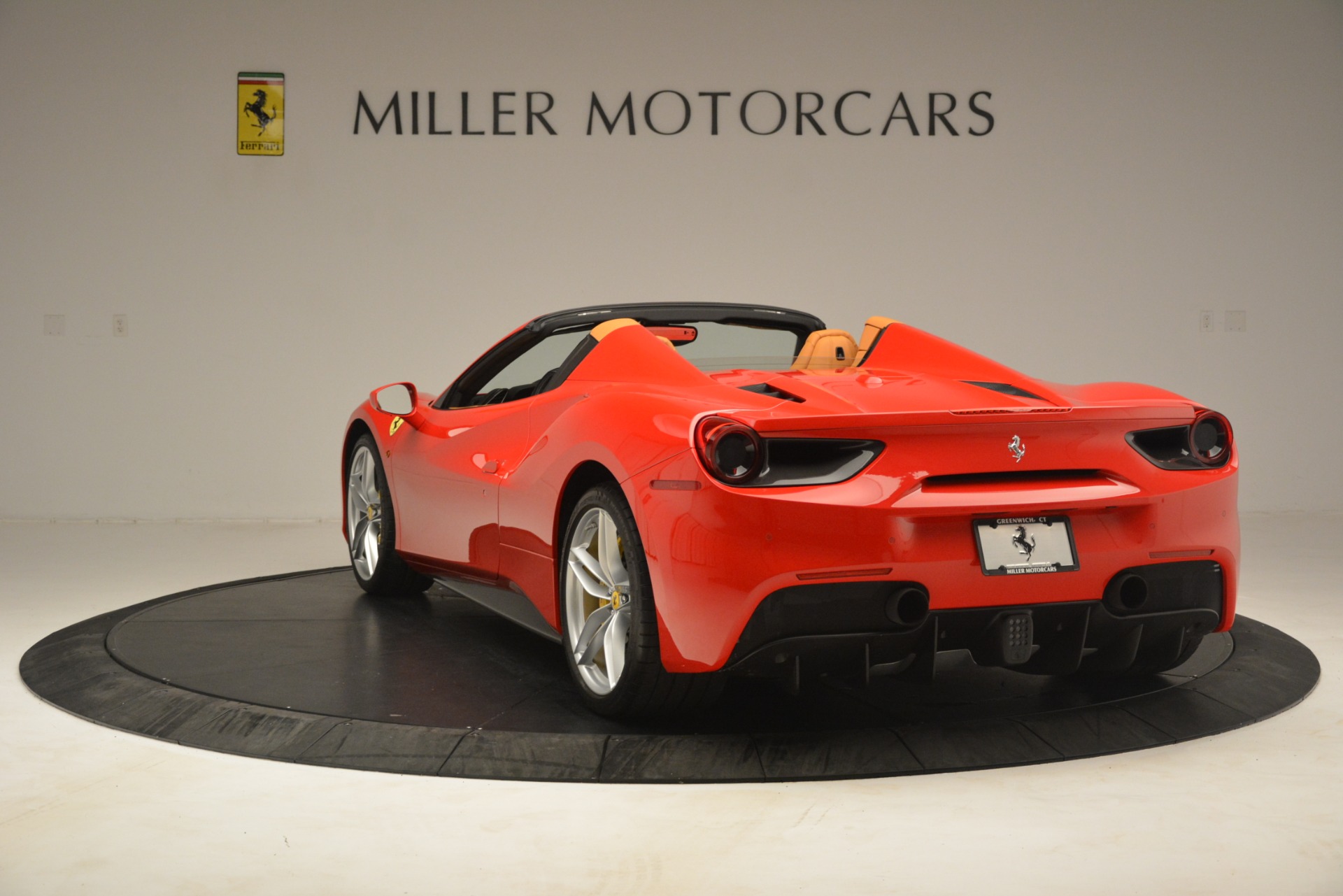 Used-2018-Ferrari-488-Spider