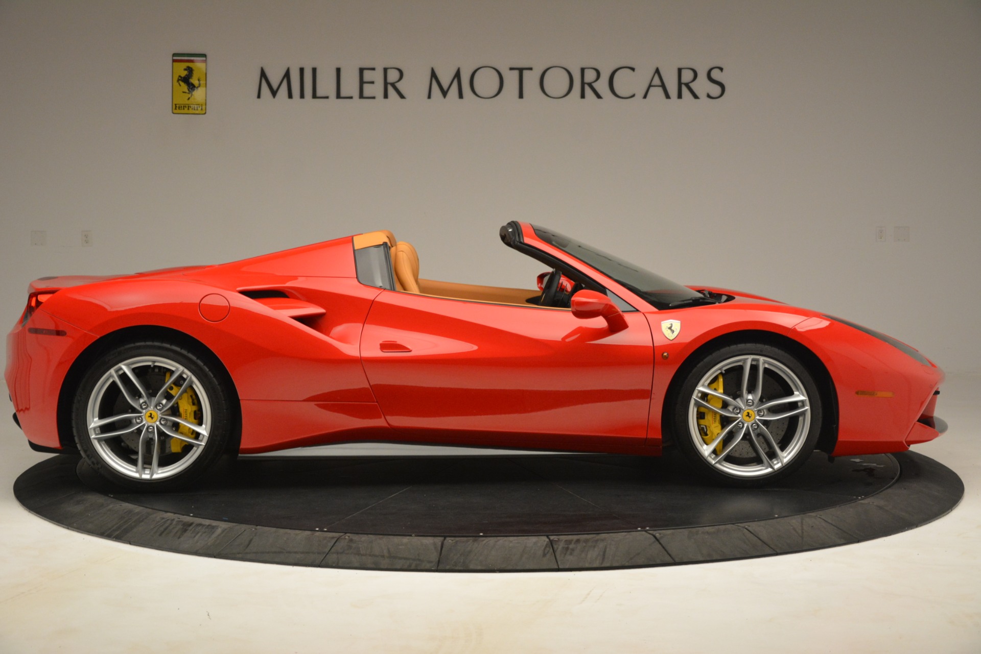 Used-2018-Ferrari-488-Spider