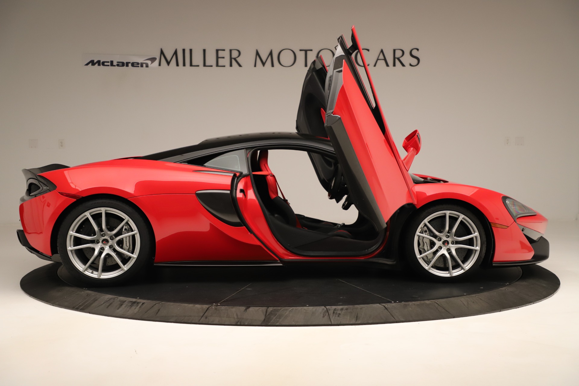 Used-2016-McLaren-570S-Coupe