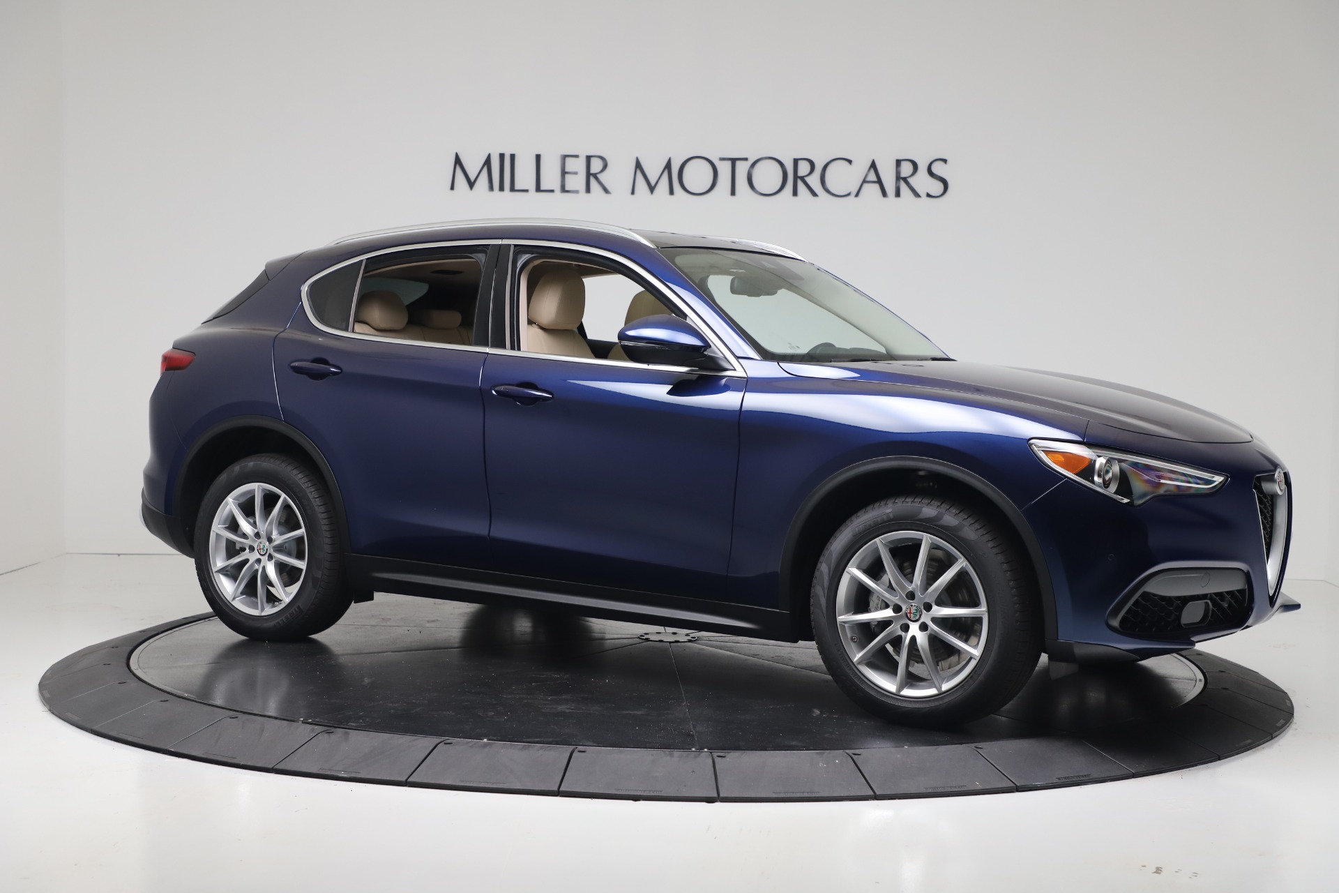 New-2019-Alfa-Romeo-Stelvio-Ti-Lusso-Q4