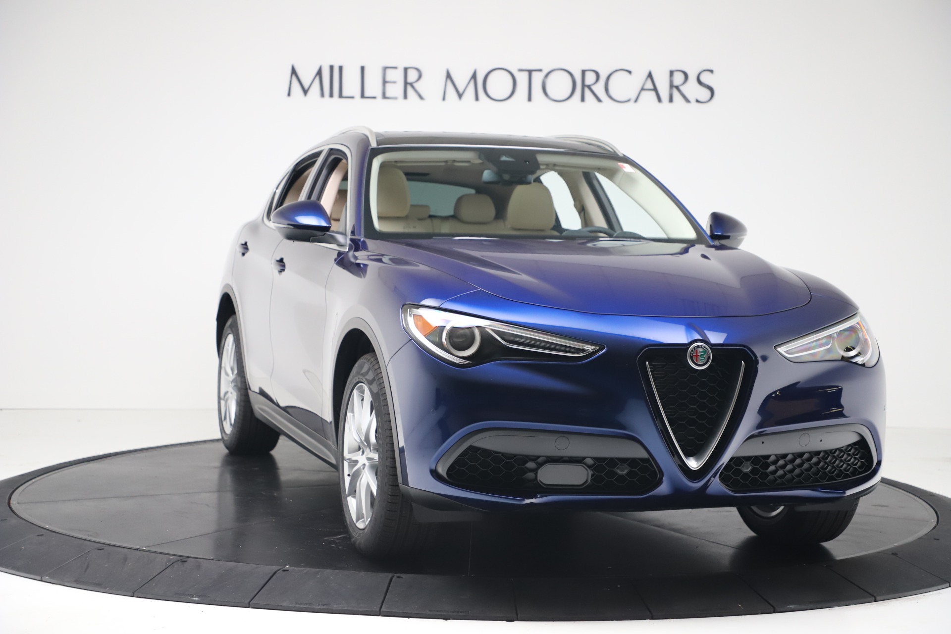 New-2019-Alfa-Romeo-Stelvio-Ti-Lusso-Q4