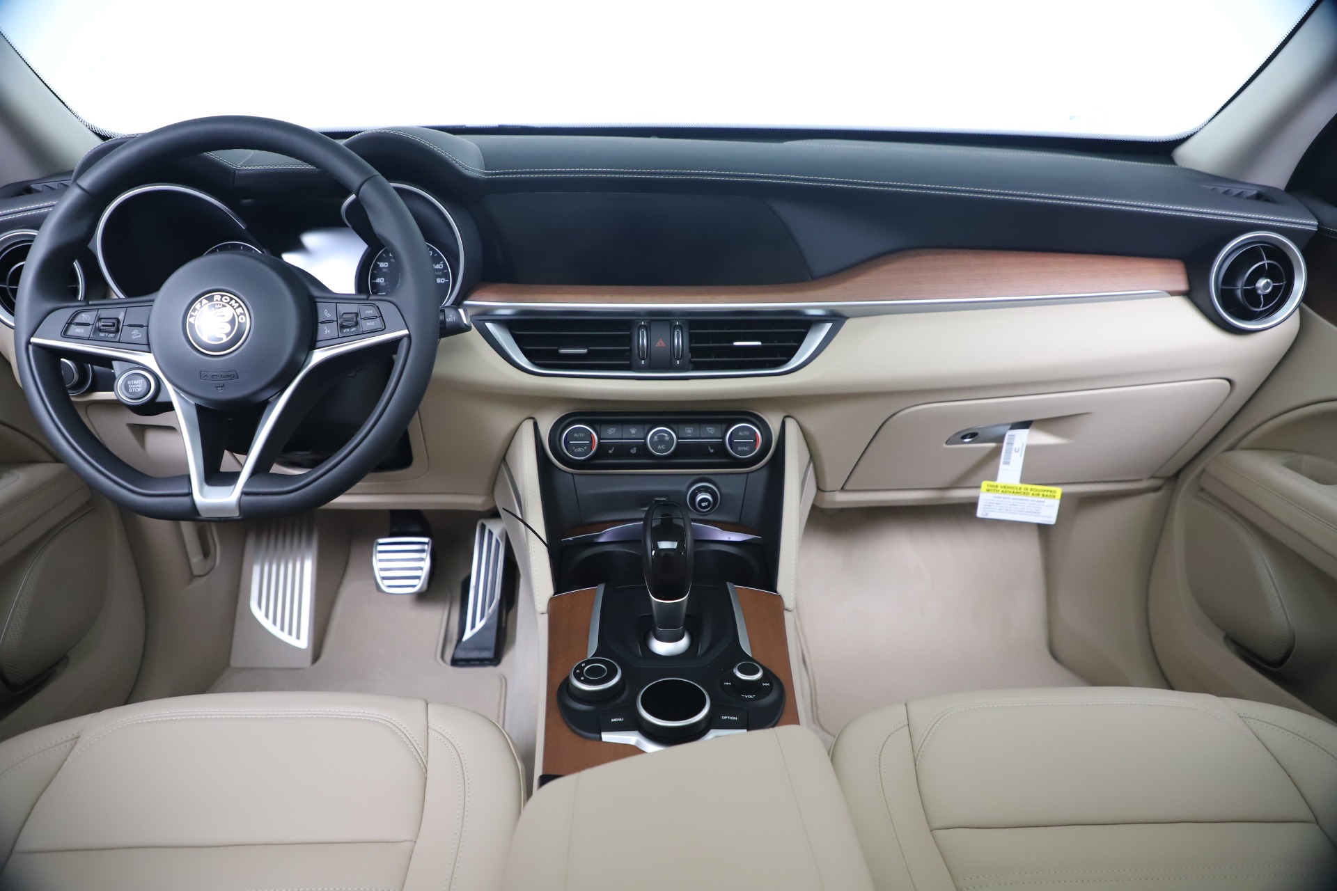 New-2019-Alfa-Romeo-Stelvio-Ti-Lusso-Q4