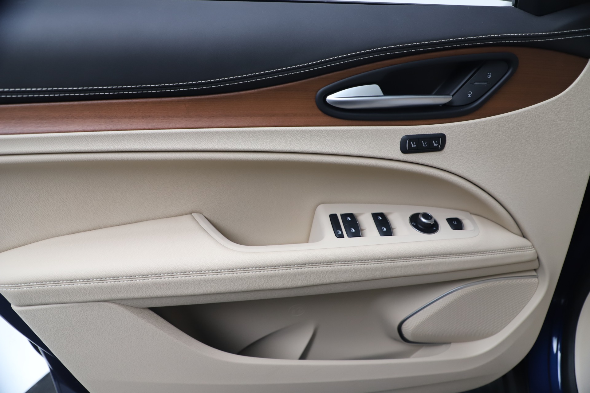 New-2019-Alfa-Romeo-Stelvio-Ti-Lusso-Q4