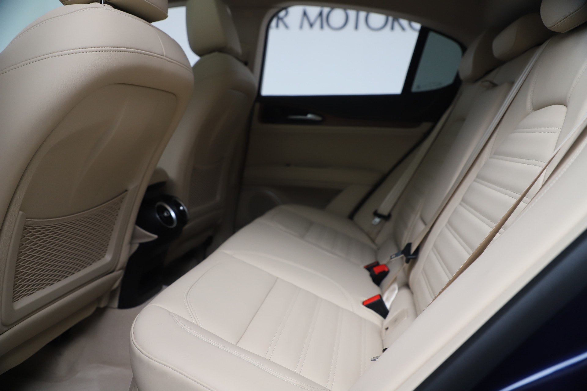 New-2019-Alfa-Romeo-Stelvio-Ti-Lusso-Q4