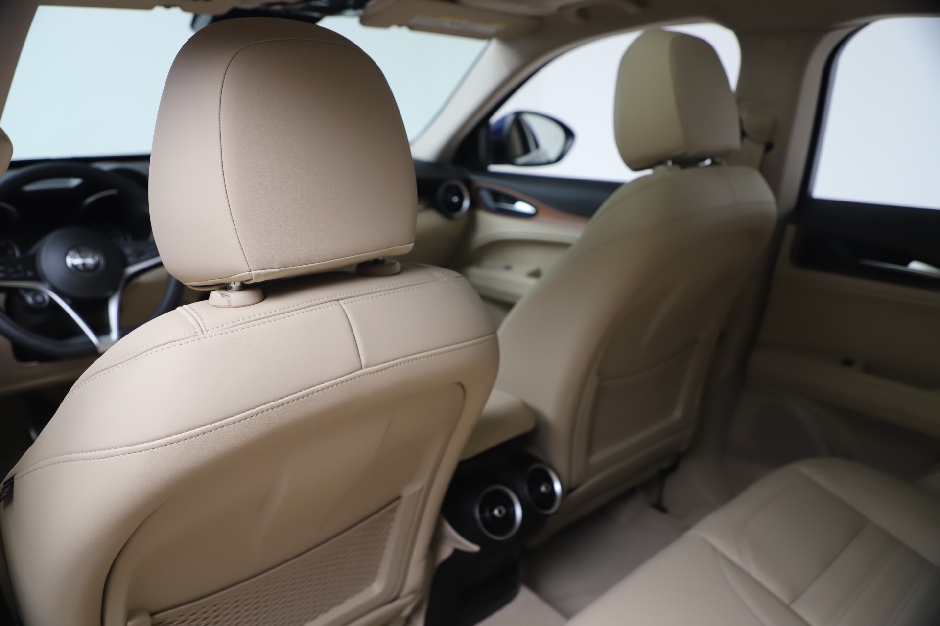 New-2019-Alfa-Romeo-Stelvio-Ti-Lusso-Q4