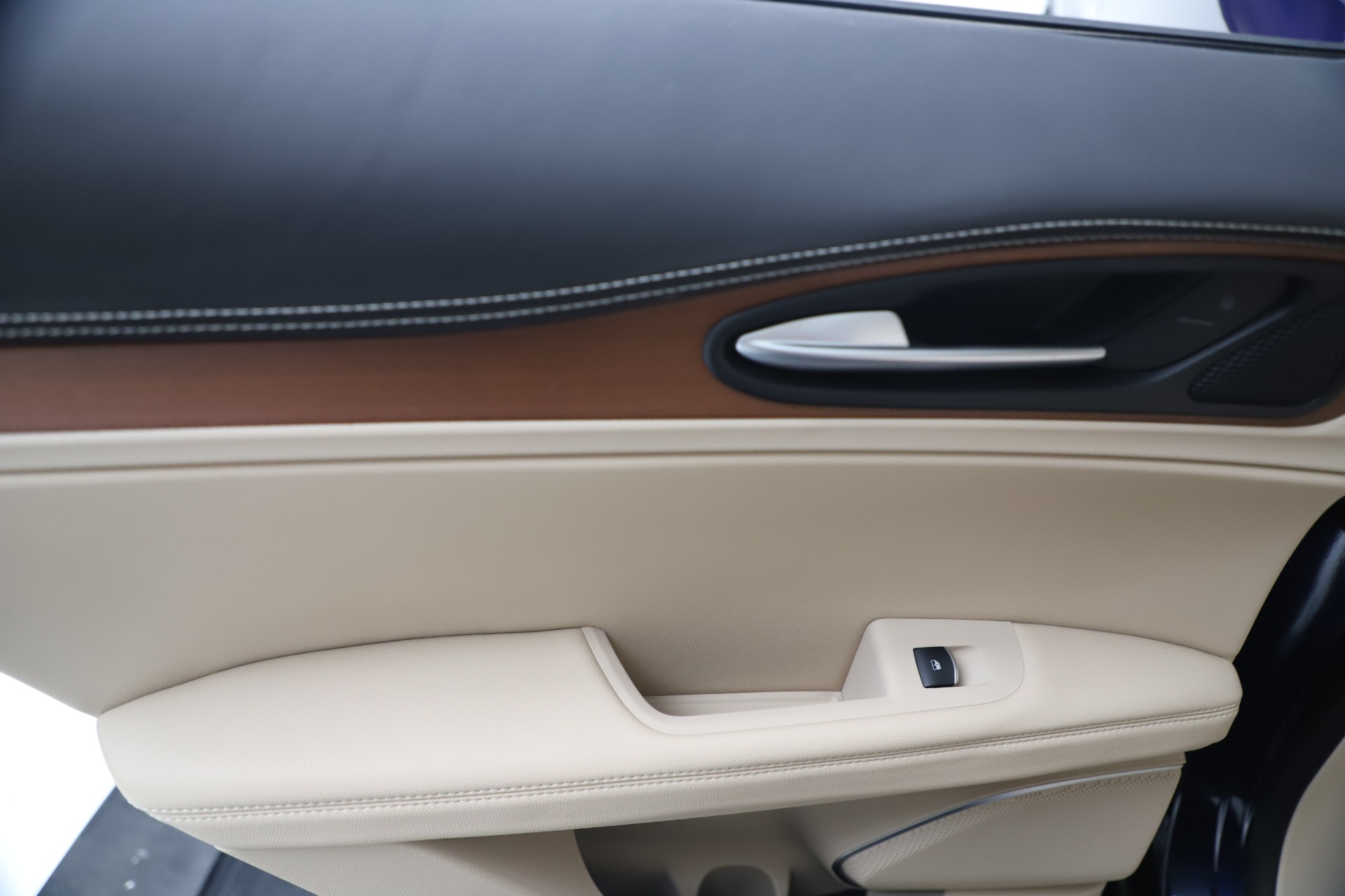 New-2019-Alfa-Romeo-Stelvio-Ti-Lusso-Q4