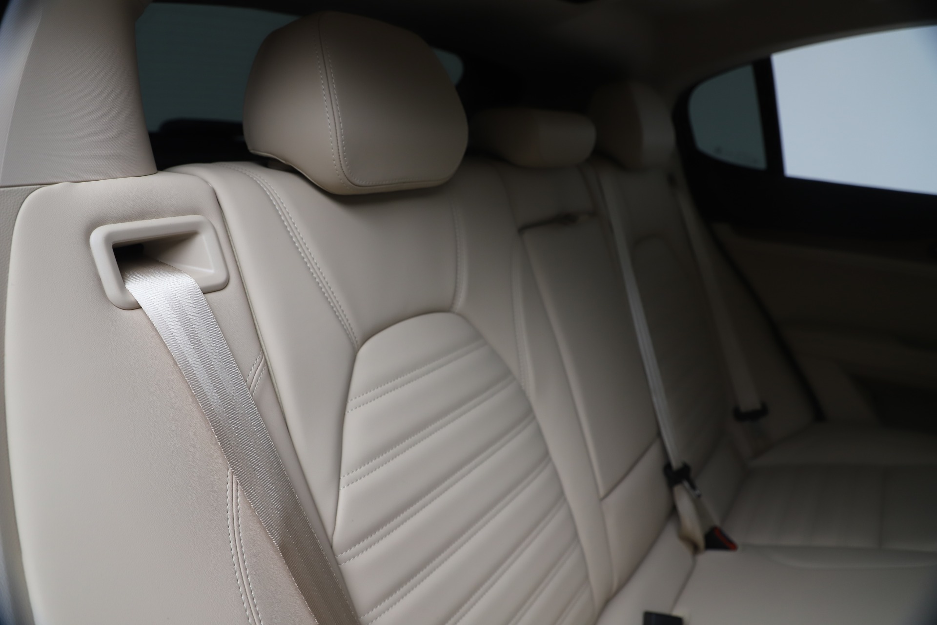 New-2019-Alfa-Romeo-Stelvio-Ti-Lusso-Q4