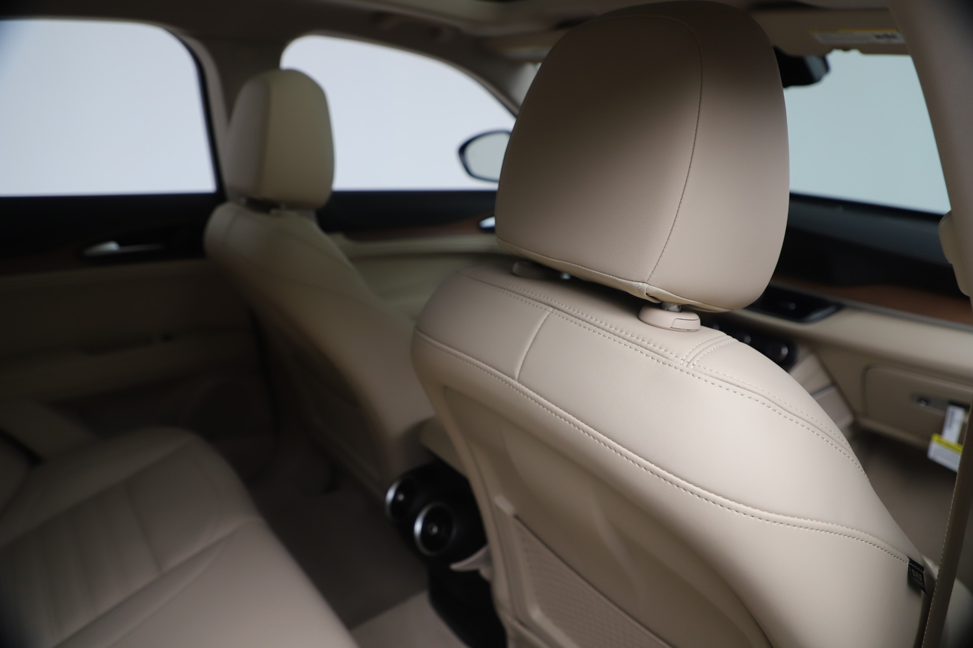 New-2019-Alfa-Romeo-Stelvio-Ti-Lusso-Q4