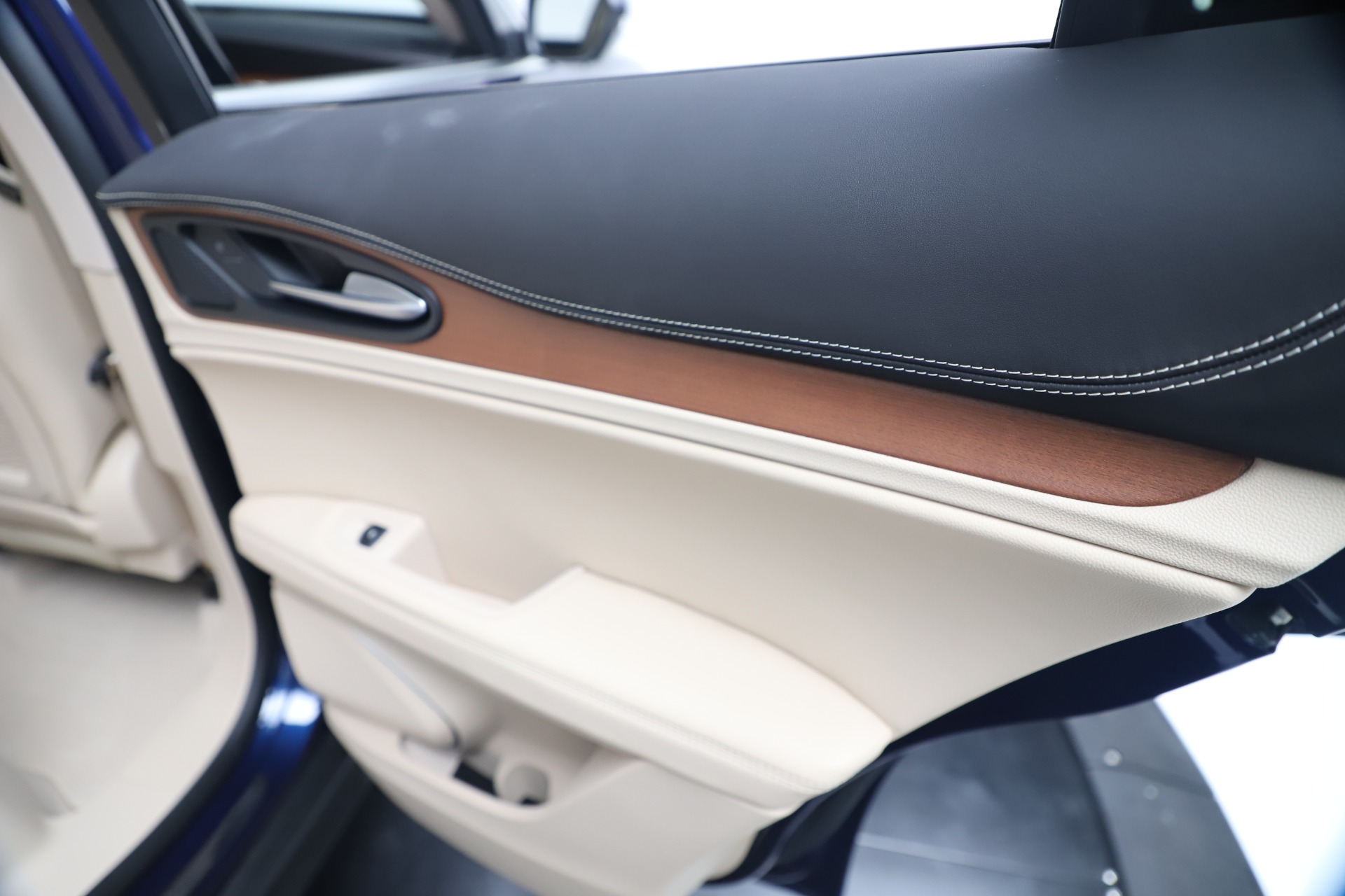 New-2019-Alfa-Romeo-Stelvio-Ti-Lusso-Q4