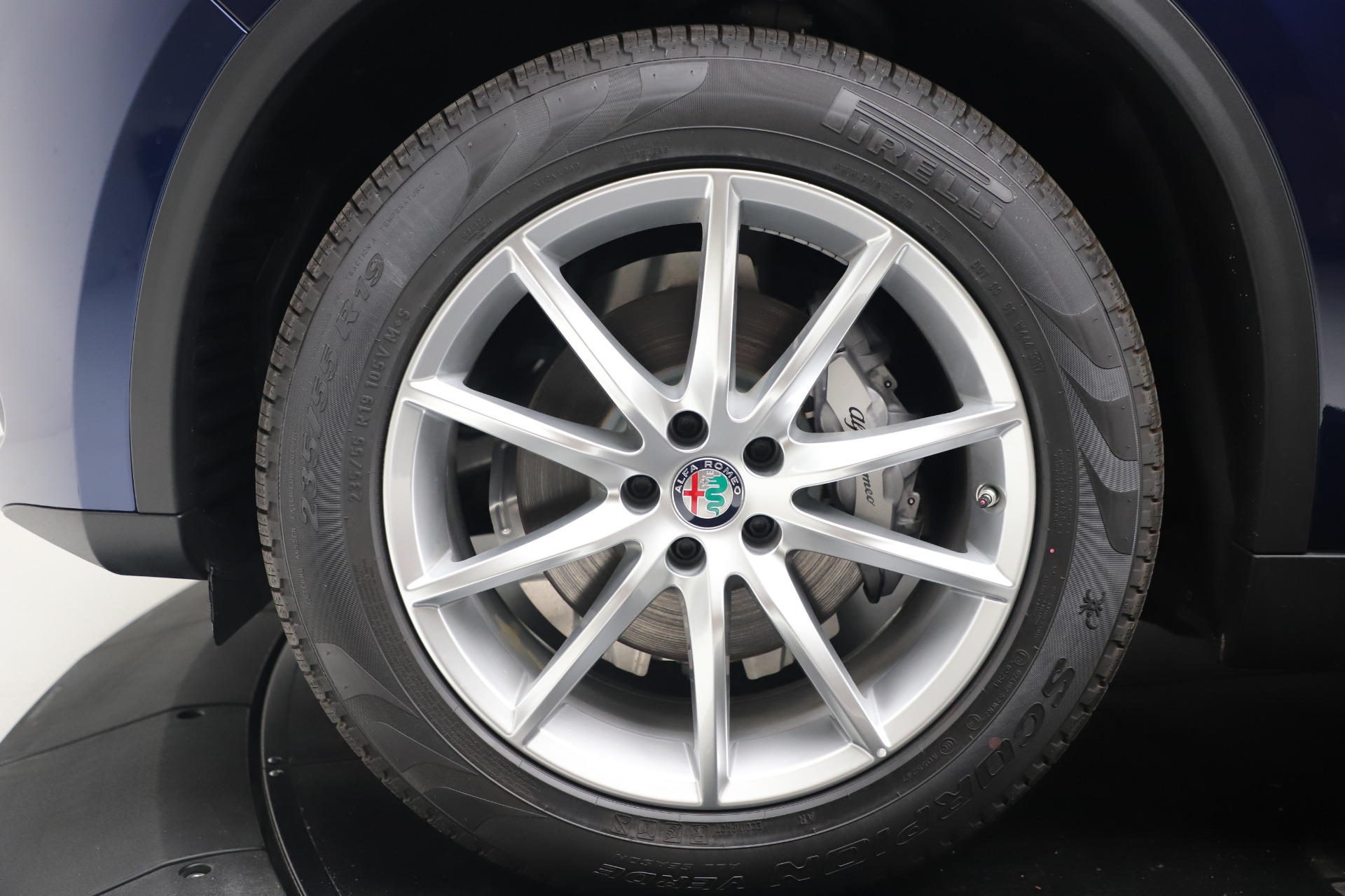 New-2019-Alfa-Romeo-Stelvio-Ti-Lusso-Q4