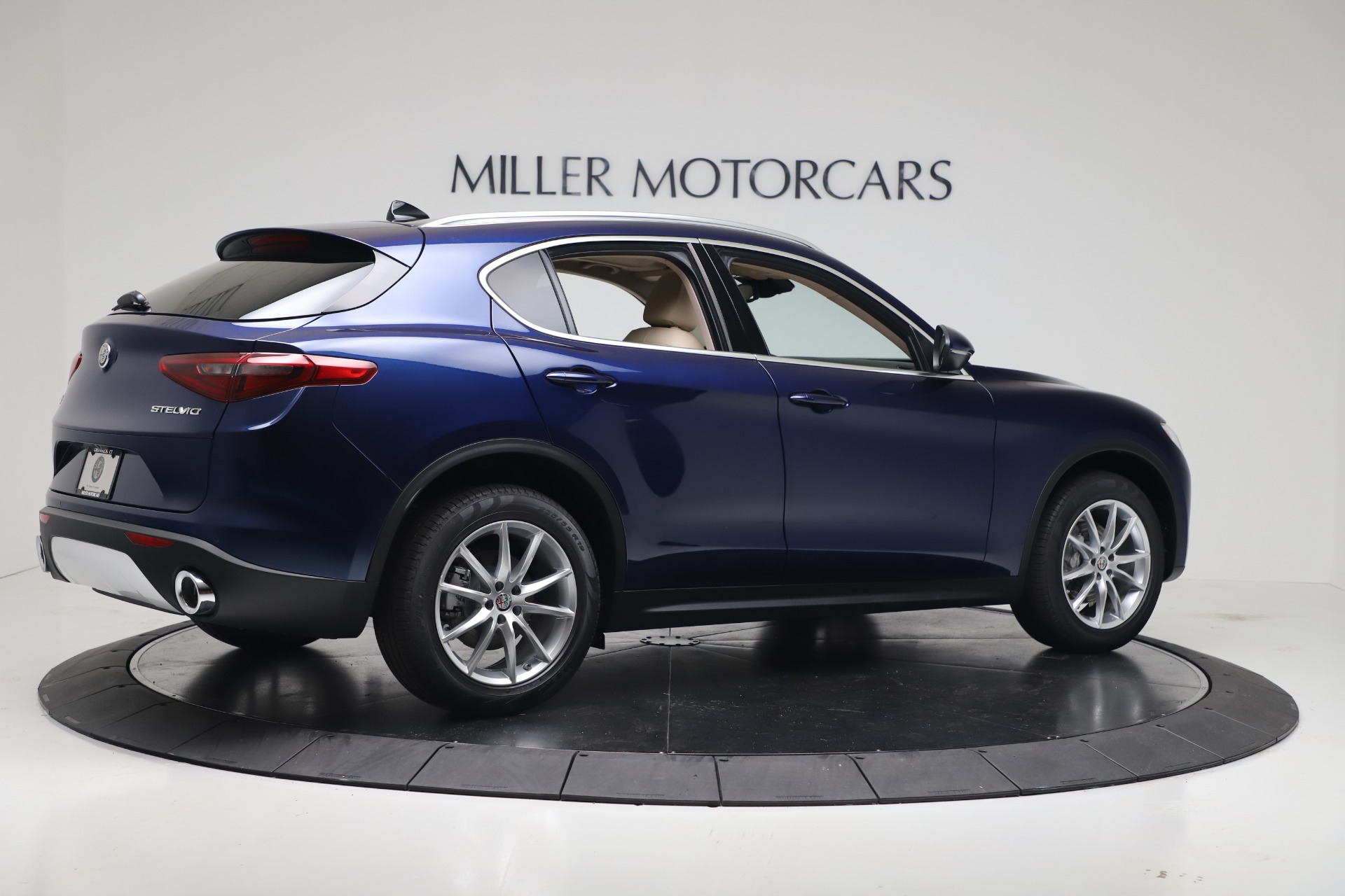 New-2019-Alfa-Romeo-Stelvio-Ti-Lusso-Q4