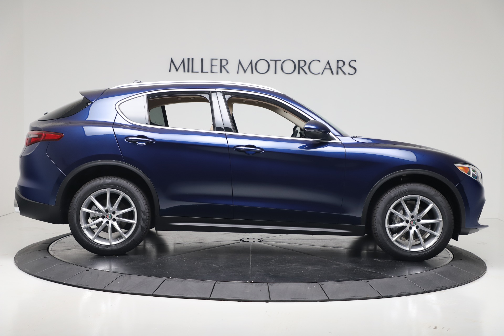 New-2019-Alfa-Romeo-Stelvio-Ti-Lusso-Q4