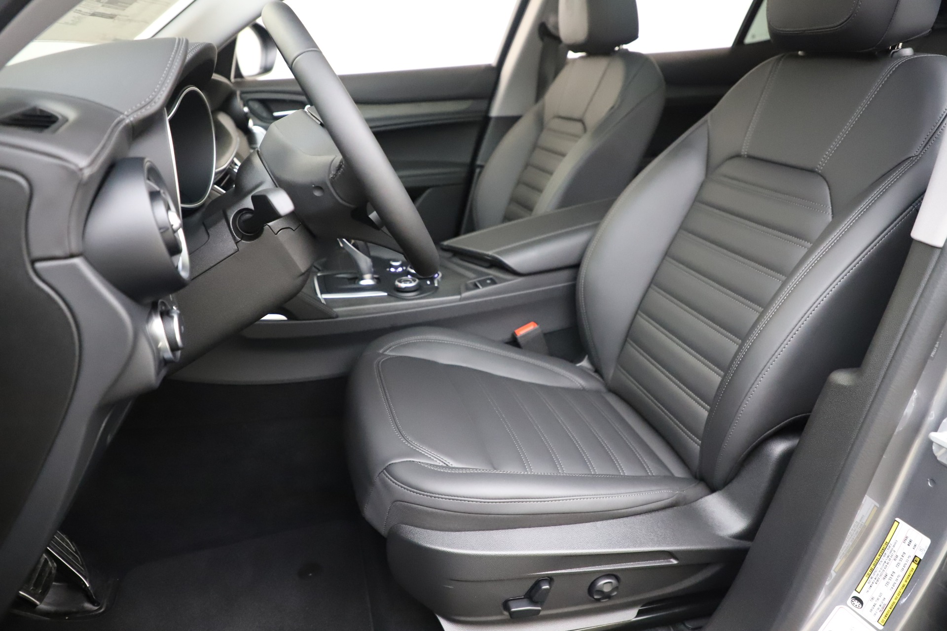 New-2019-Alfa-Romeo-Stelvio-Ti-Lusso-Q4