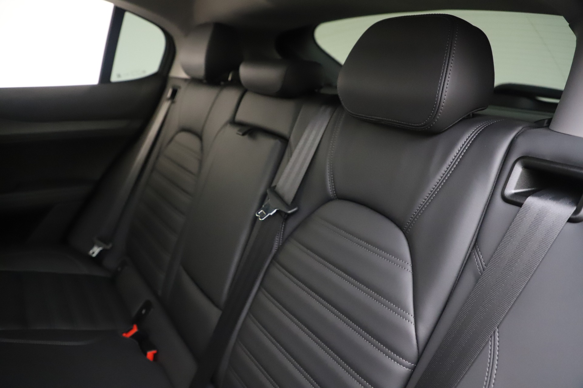 New-2019-Alfa-Romeo-Stelvio-Ti-Lusso-Q4