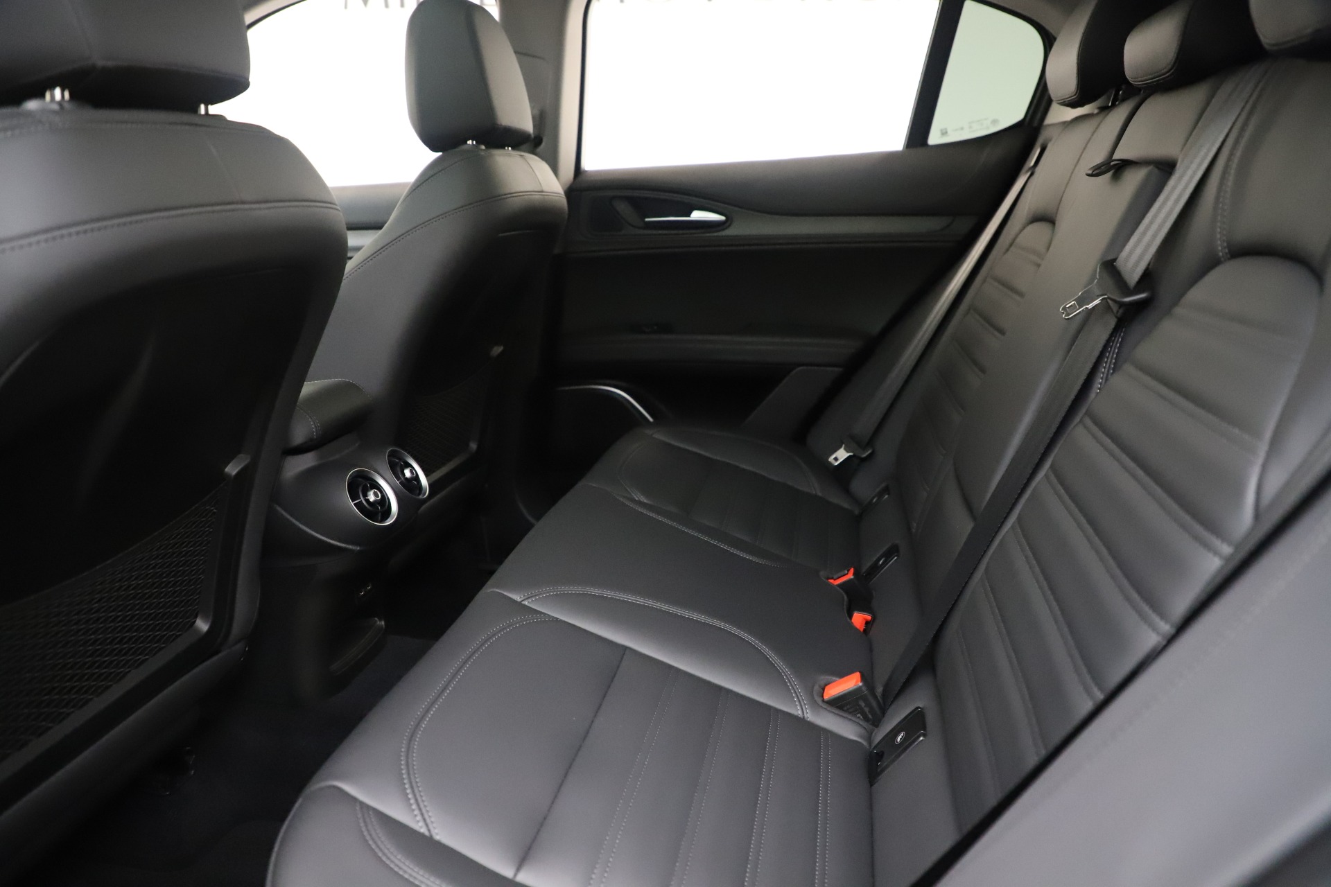 New-2019-Alfa-Romeo-Stelvio-Ti-Lusso-Q4