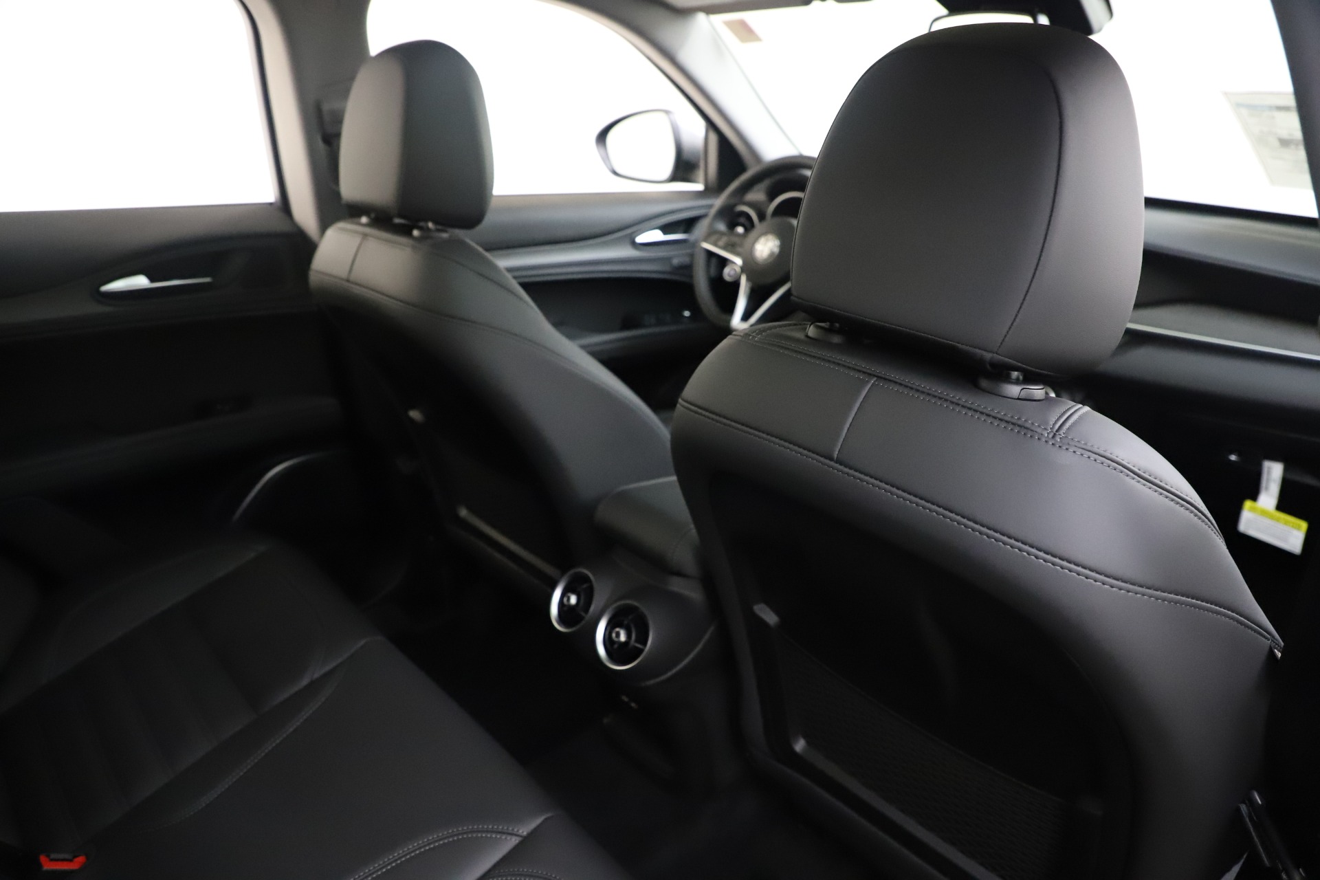 New-2019-Alfa-Romeo-Stelvio-Ti-Lusso-Q4