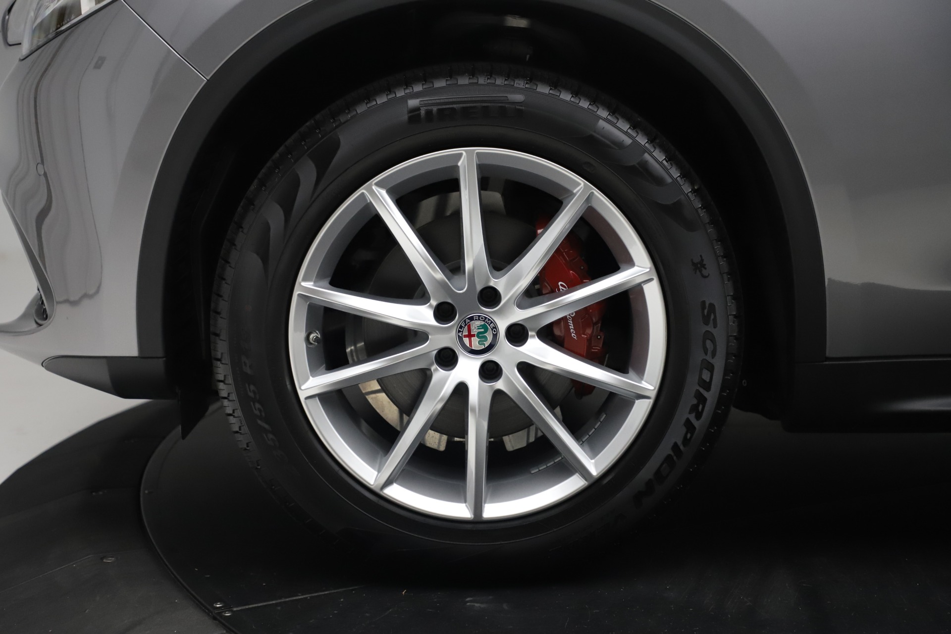 New-2019-Alfa-Romeo-Stelvio-Ti-Lusso-Q4