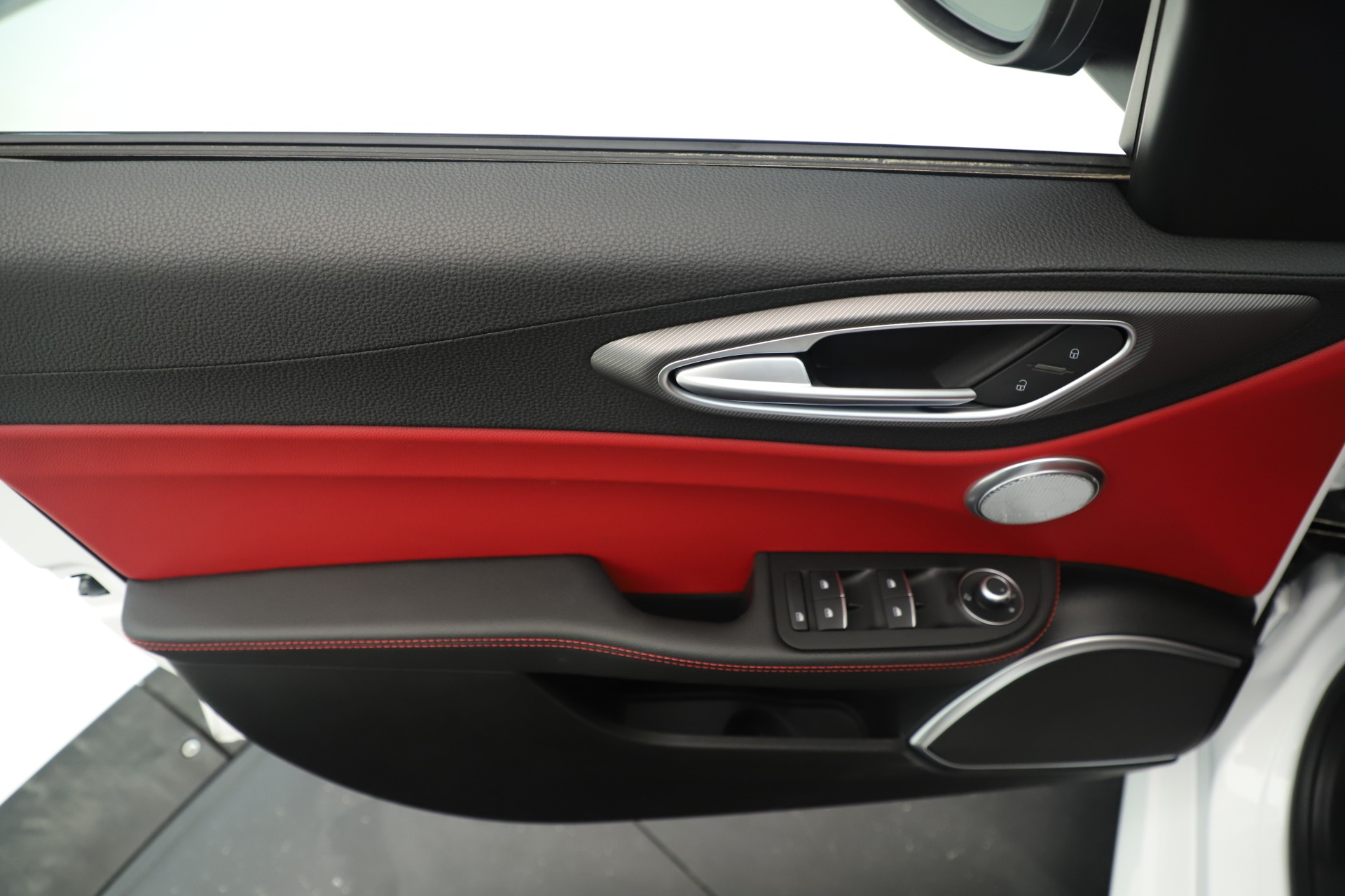 New-2019-Alfa-Romeo-Giulia-Ti-Sport-Q4