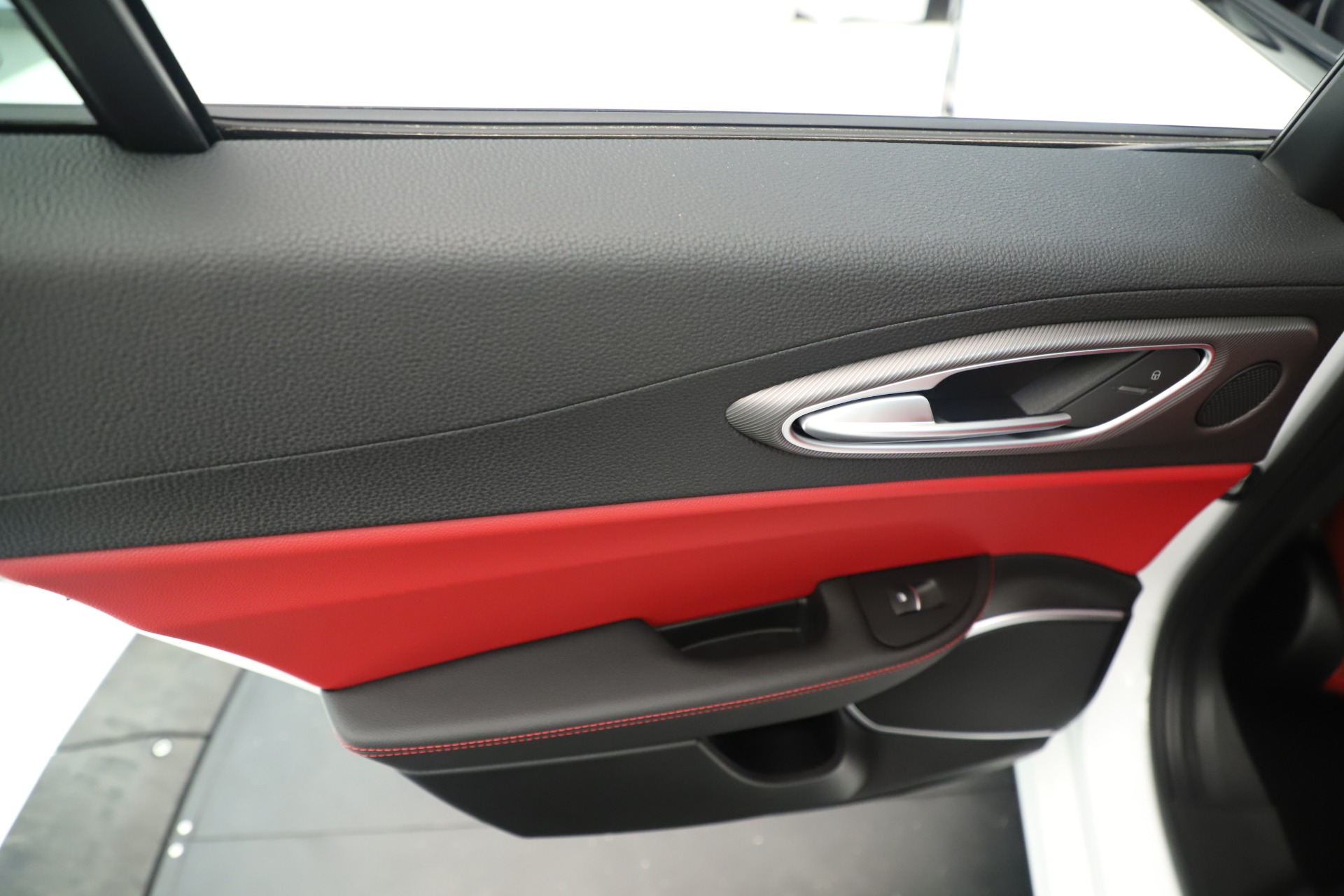 New-2019-Alfa-Romeo-Giulia-Ti-Sport-Q4