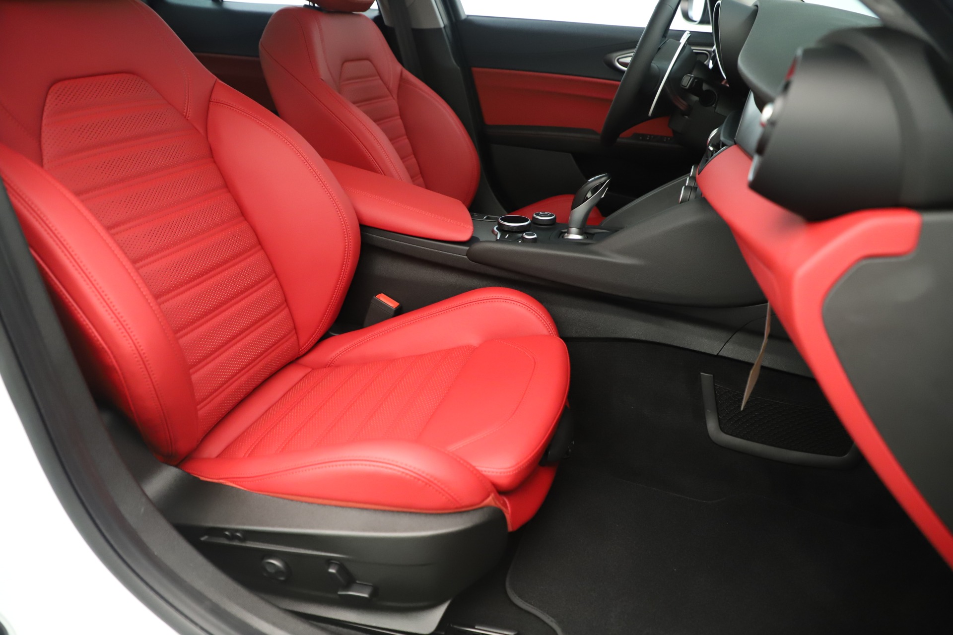 New-2019-Alfa-Romeo-Giulia-Ti-Sport-Q4