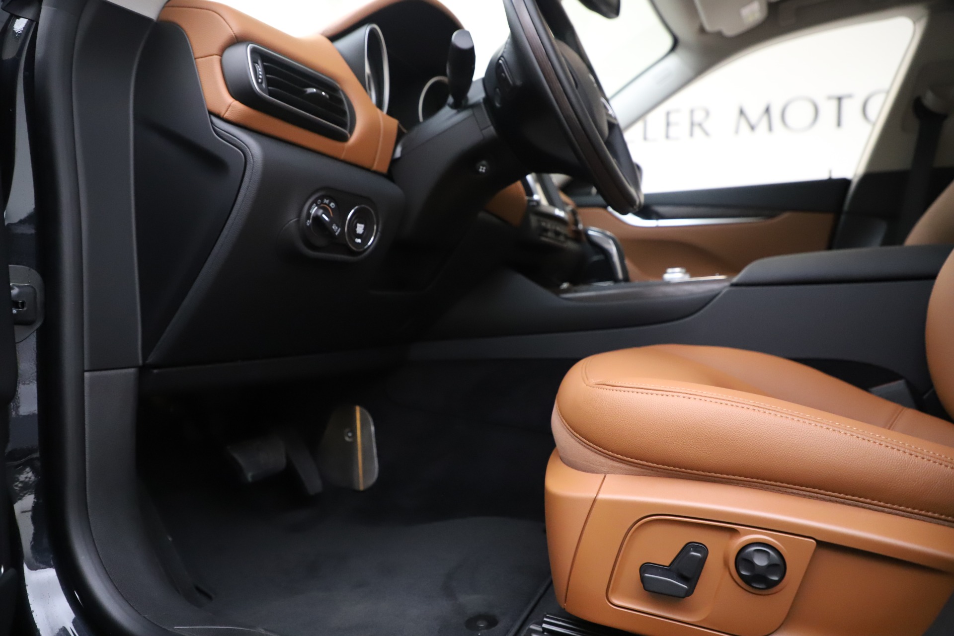 New-2019-Maserati-Levante-Q4