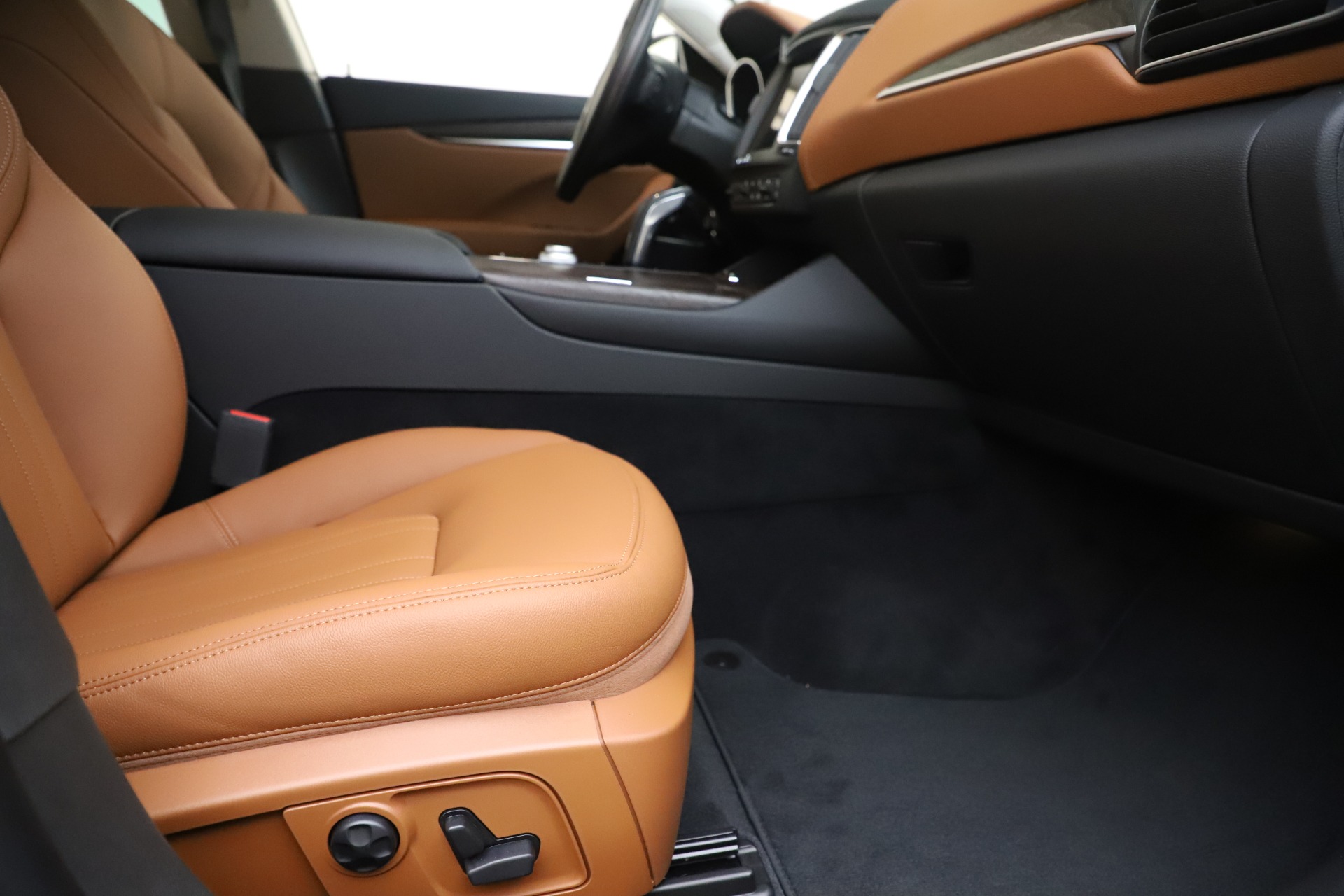 New-2019-Maserati-Levante-Q4