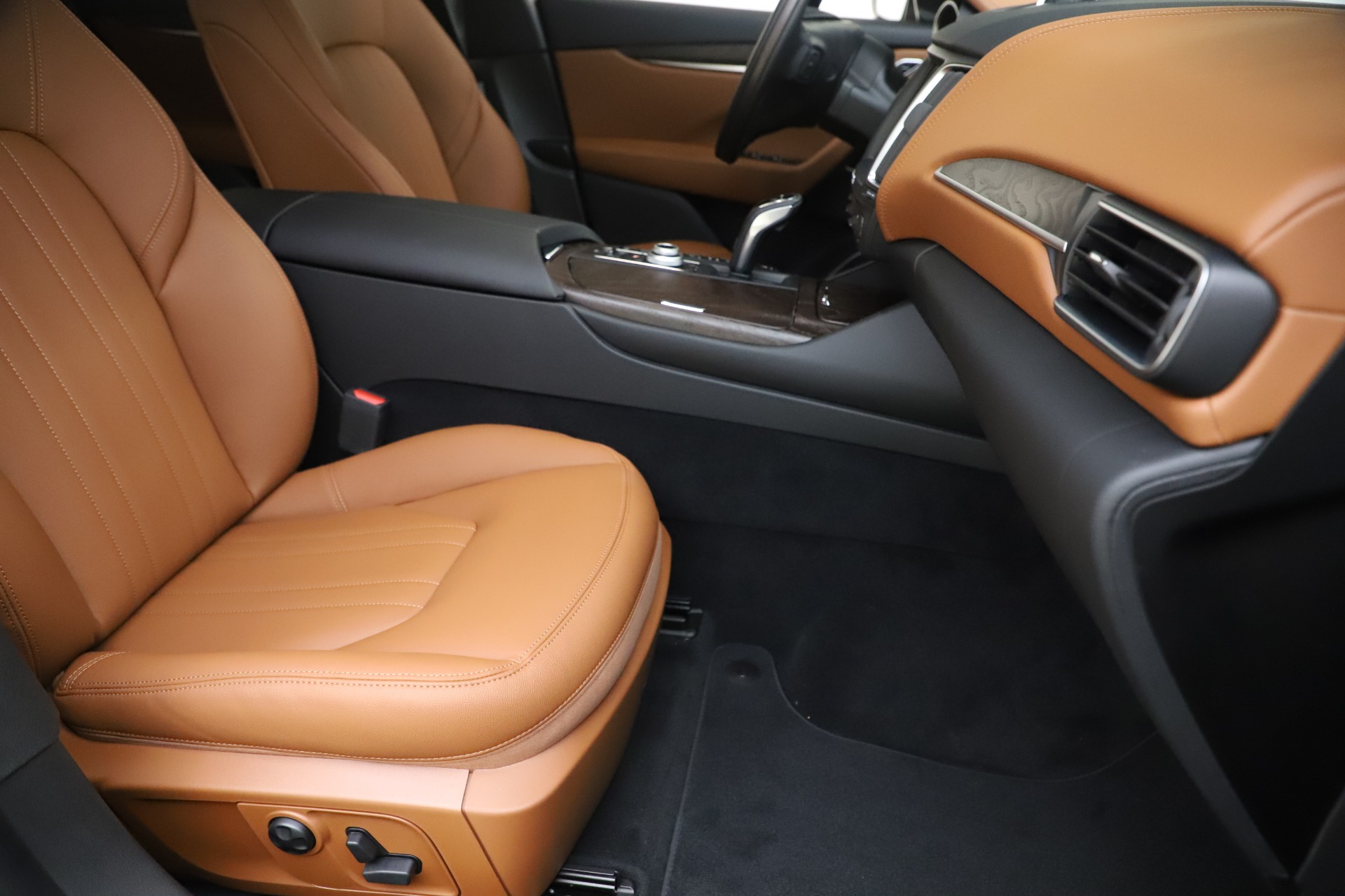 New-2019-Maserati-Levante-Q4