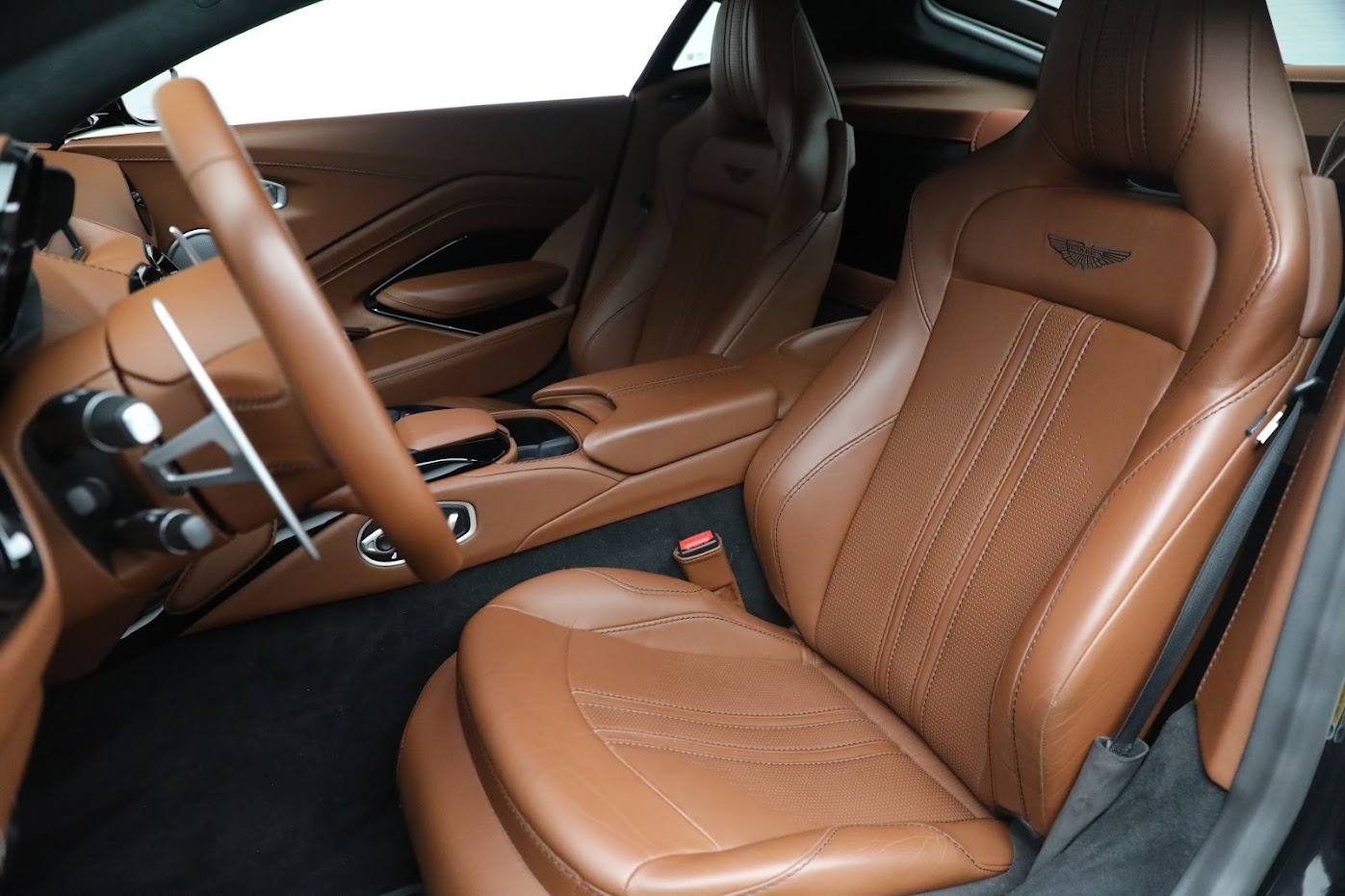 Used-2020-Aston-Martin-Vantage-Coupe