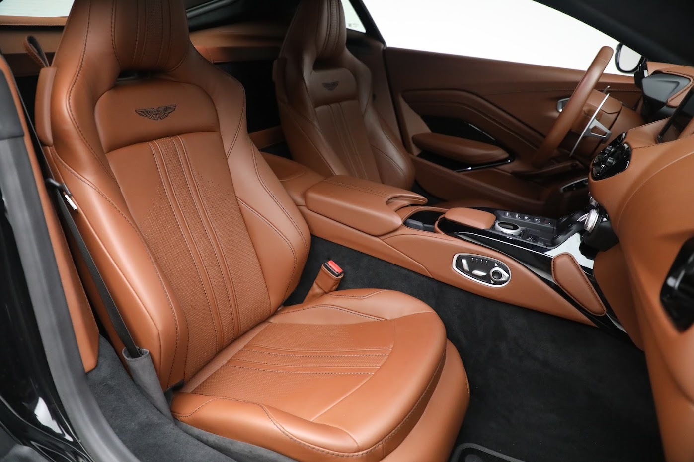 Used-2020-Aston-Martin-Vantage-Coupe