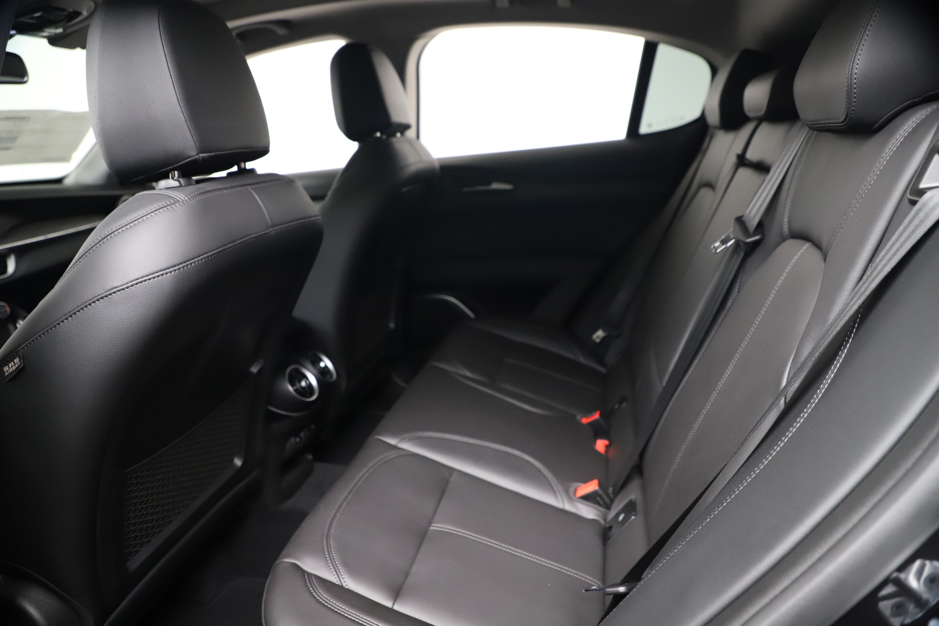 New-2019-Alfa-Romeo-Stelvio-Ti-Q4