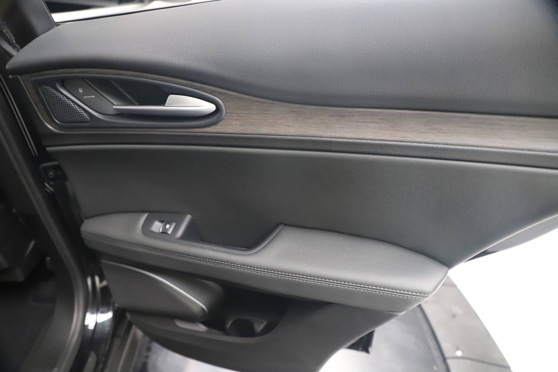 New-2019-Alfa-Romeo-Stelvio-Ti-Q4