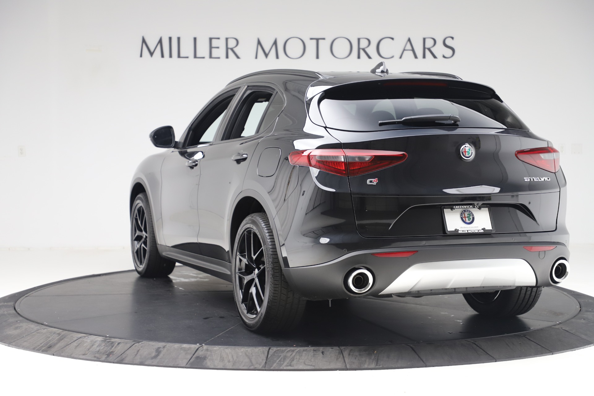 New-2019-Alfa-Romeo-Stelvio-Ti-Q4