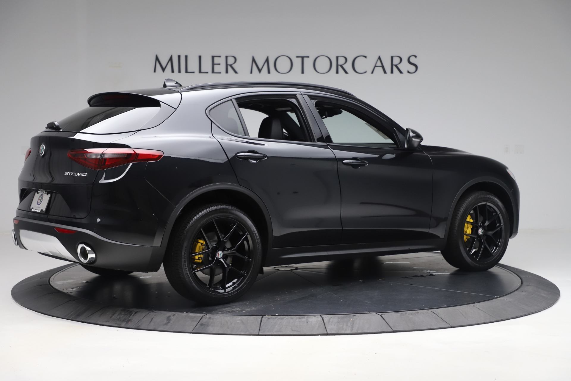 New-2019-Alfa-Romeo-Stelvio-Ti-Q4