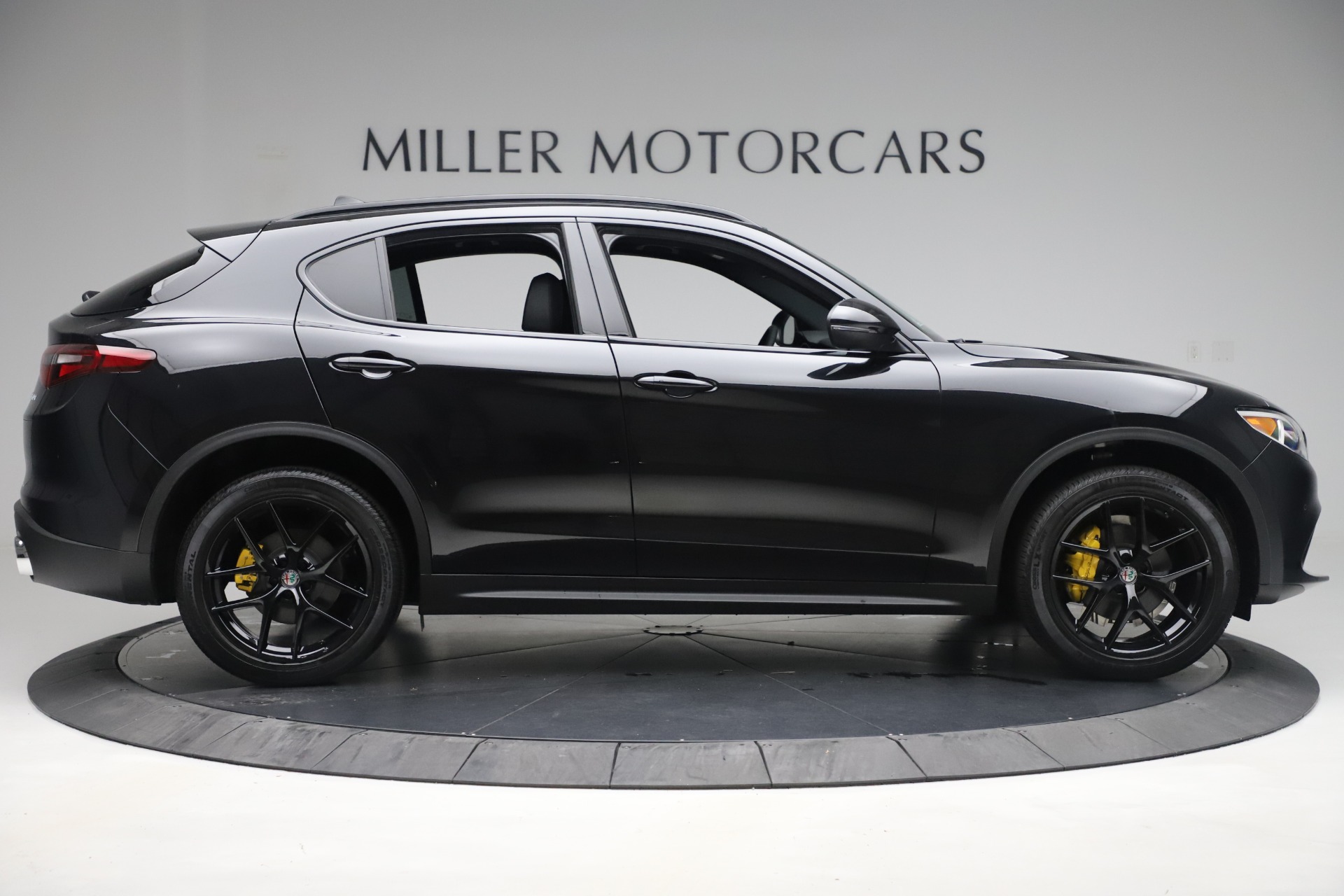 New-2019-Alfa-Romeo-Stelvio-Ti-Q4