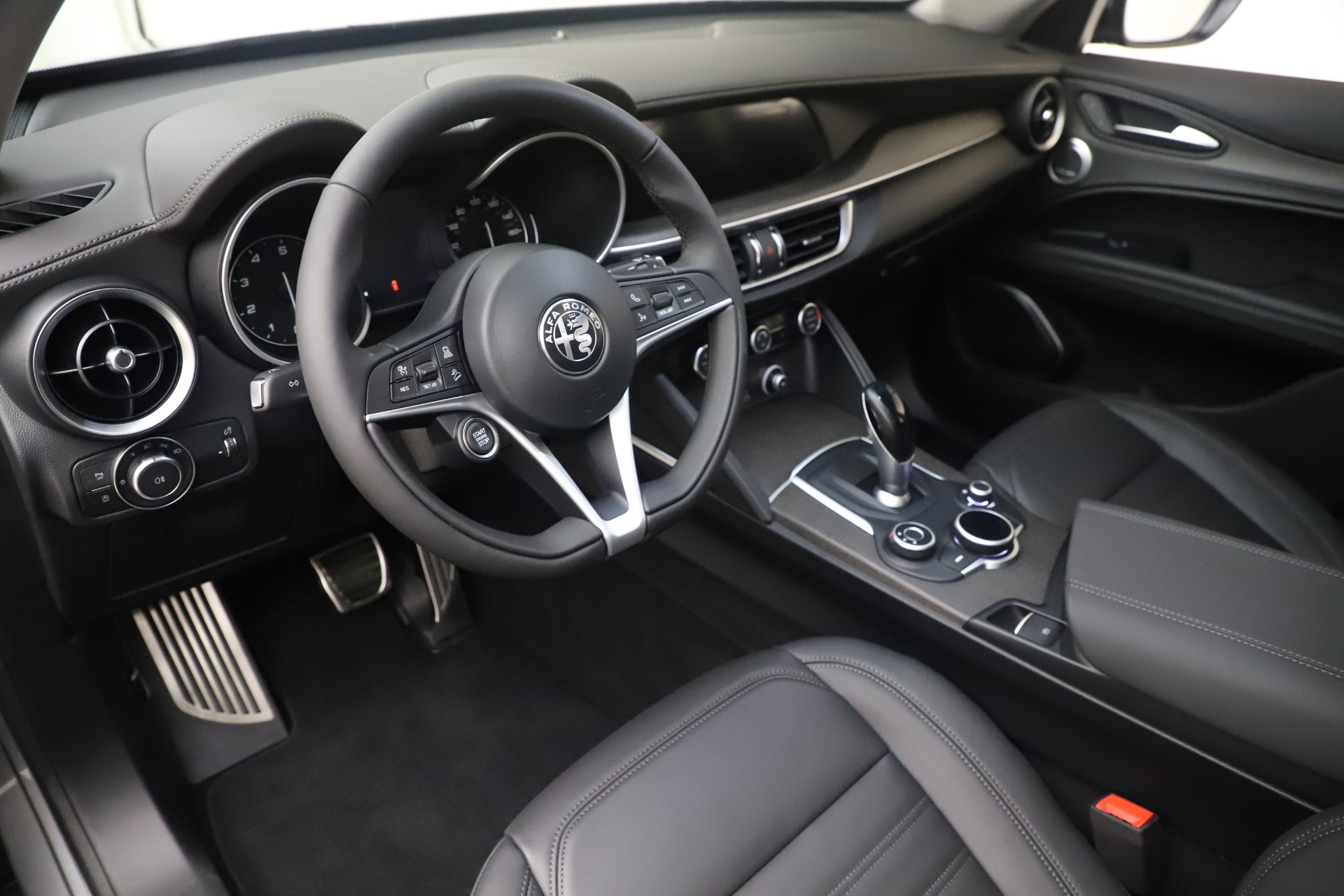 New-2019-Alfa-Romeo-Stelvio-Ti-Lusso-Q4