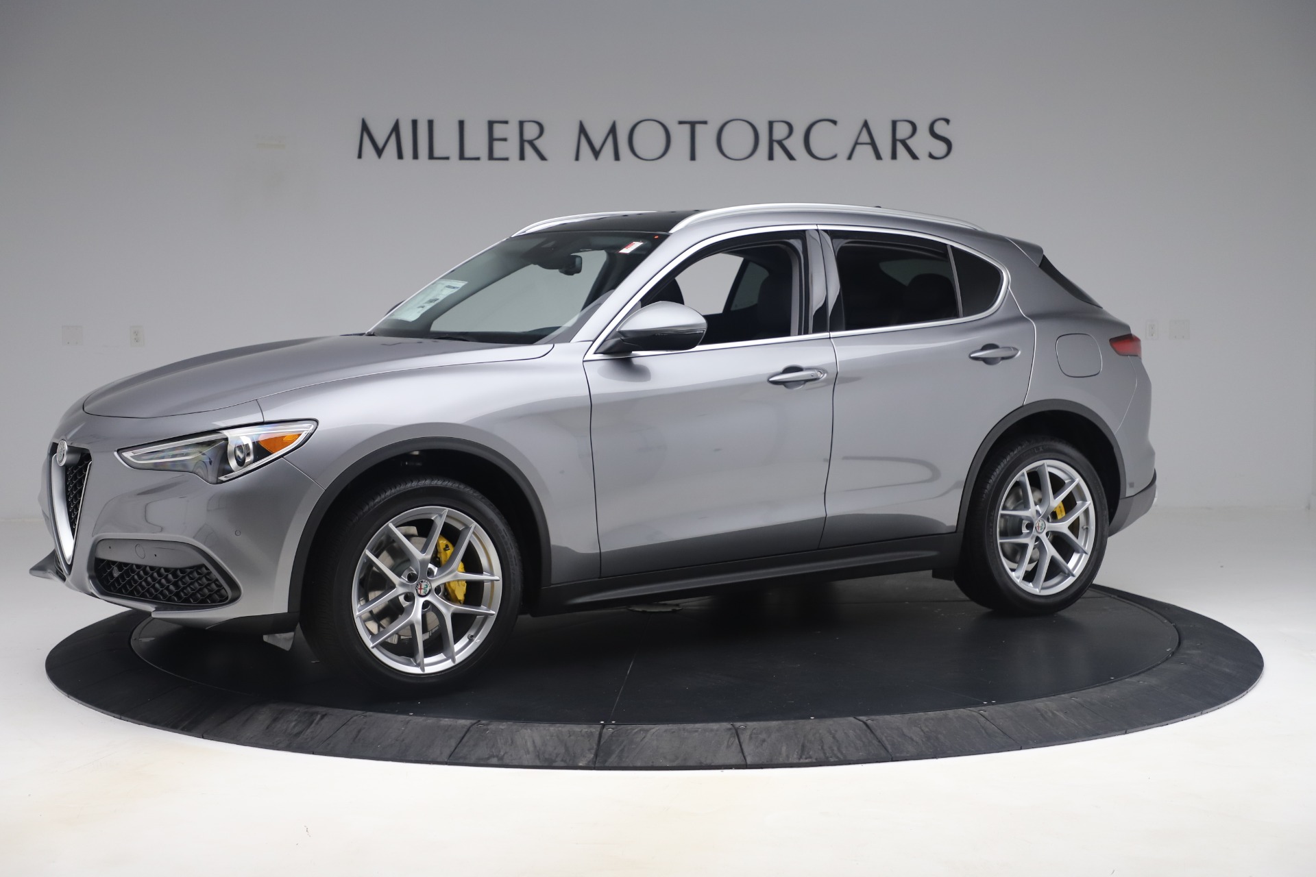 New-2019-Alfa-Romeo-Stelvio-Ti-Lusso-Q4